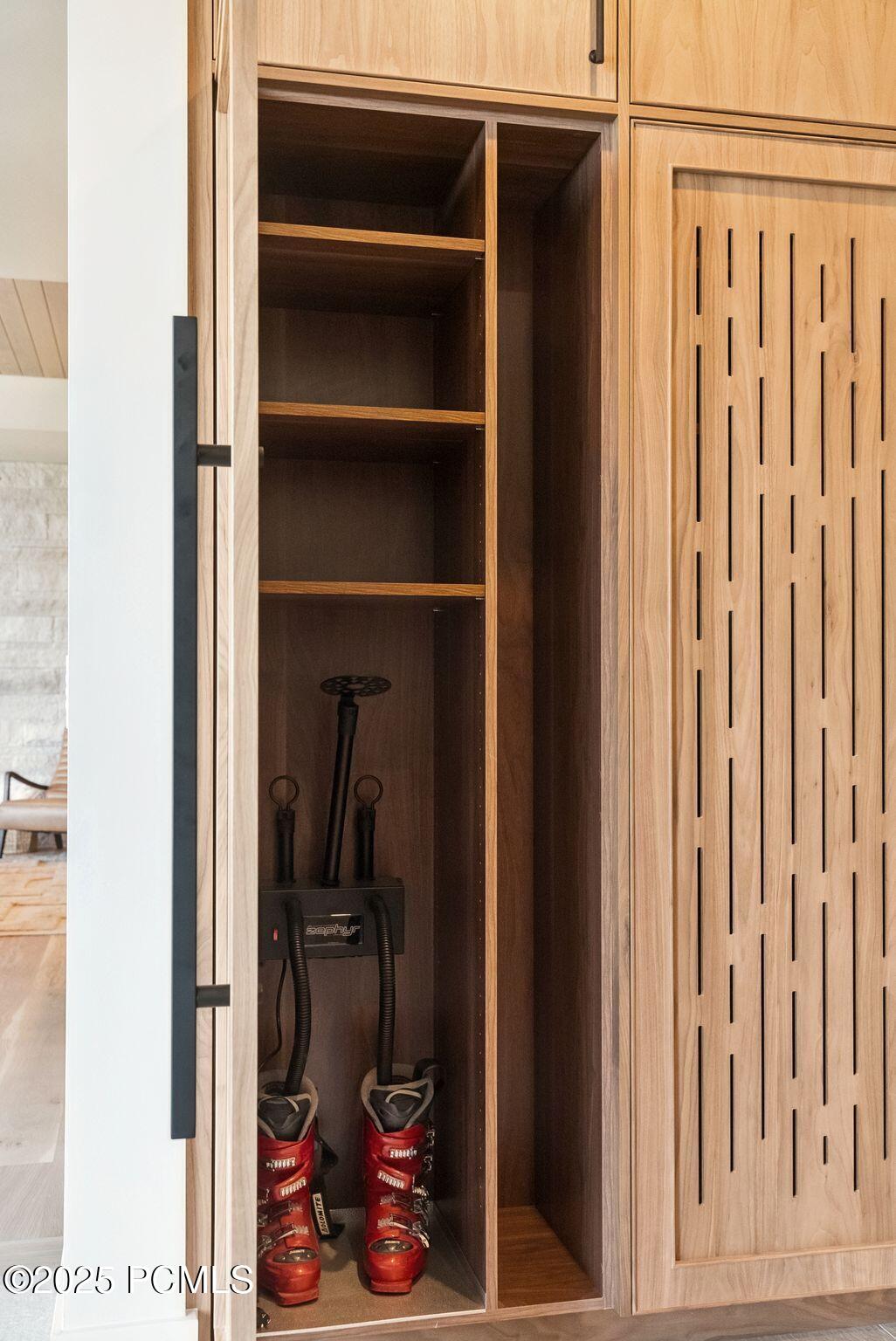 Park City, Utah 84060, United States, 6 Bedrooms Bedrooms, ,9 BathroomsBathrooms,Residential,Active,207376