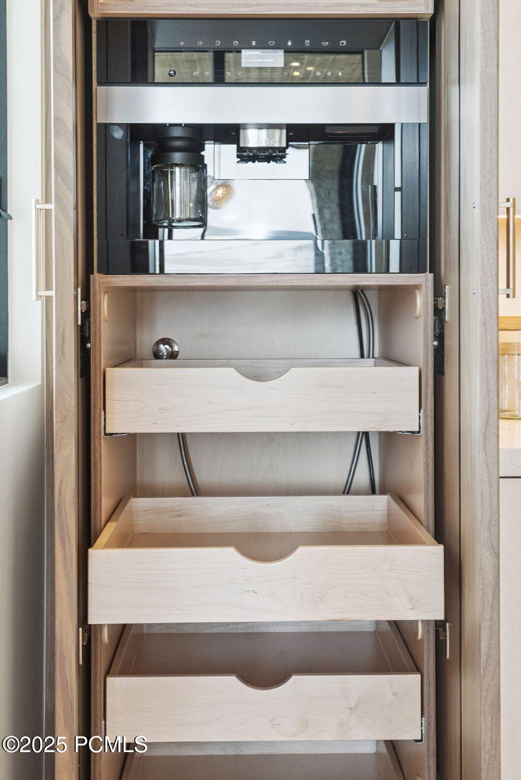 Park City, Utah 84060, United States, 6 Bedrooms Bedrooms, ,9 BathroomsBathrooms,Residential,Active,207376