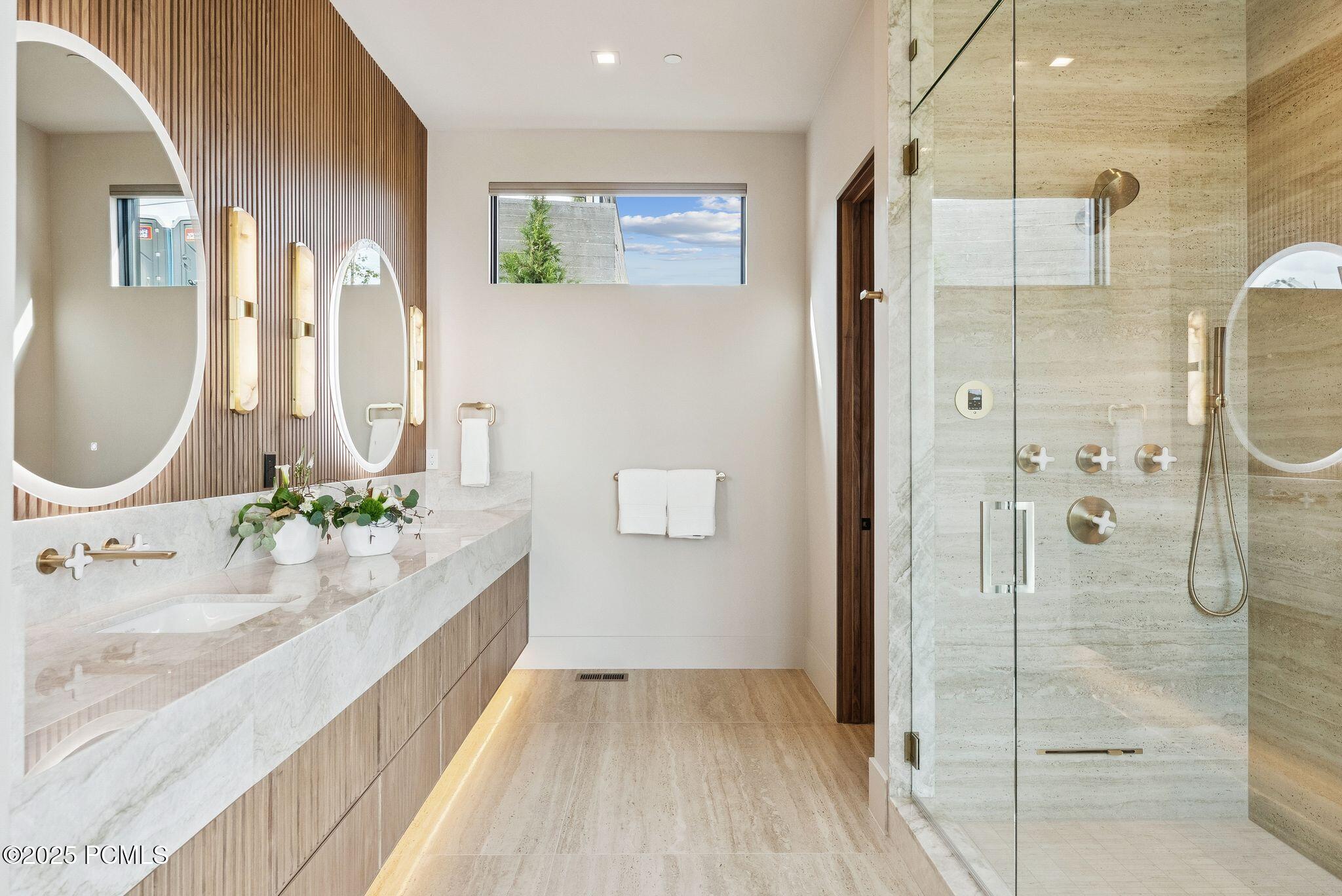 Park City, Utah 84060, United States, 6 Bedrooms Bedrooms, ,9 BathroomsBathrooms,Residential,Active,207376