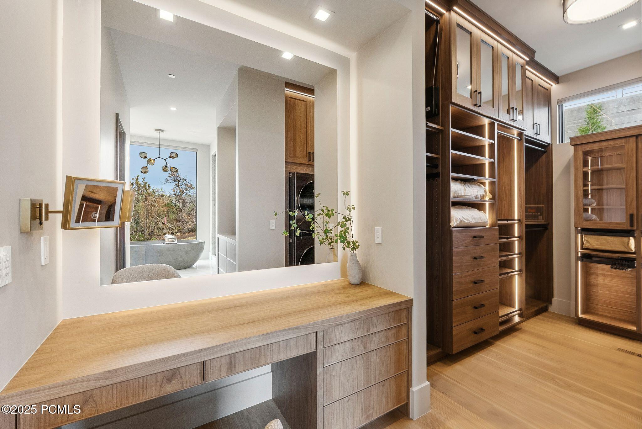 Park City, Utah 84060, United States, 6 Bedrooms Bedrooms, ,9 BathroomsBathrooms,Residential,Active,207376