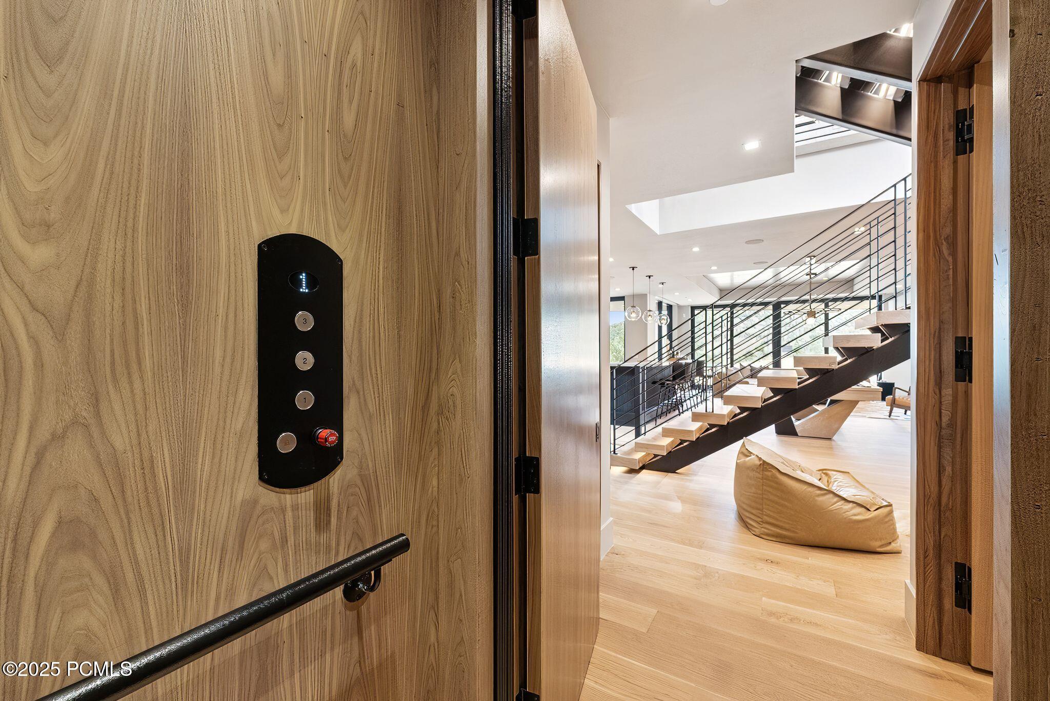 Park City, Utah 84060, United States, 6 Bedrooms Bedrooms, ,9 BathroomsBathrooms,Residential,Active,207376