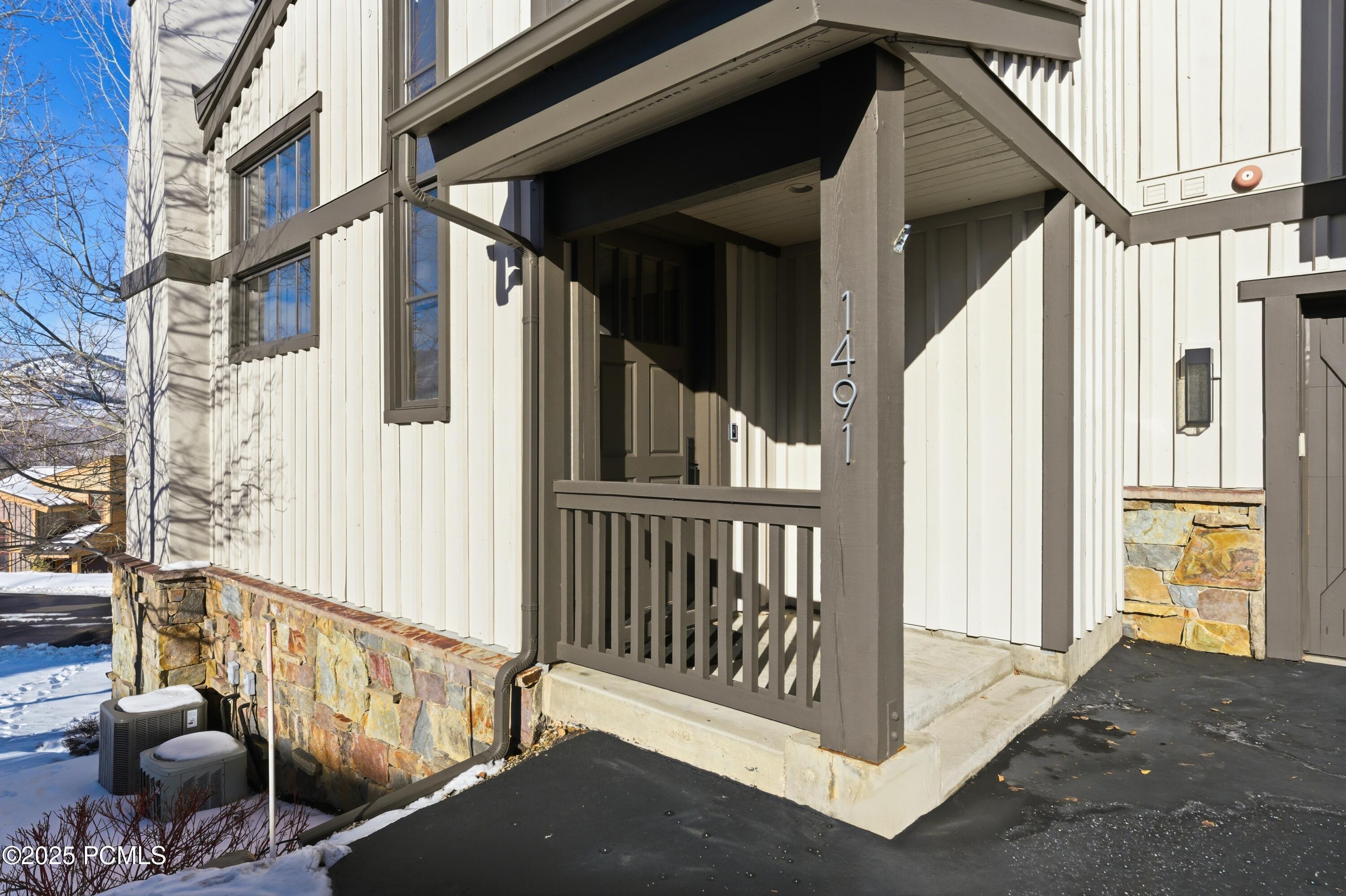 Park City, Utah 84060, United States, 5 Bedrooms Bedrooms, ,5 BathroomsBathrooms,Residential,Active,253681