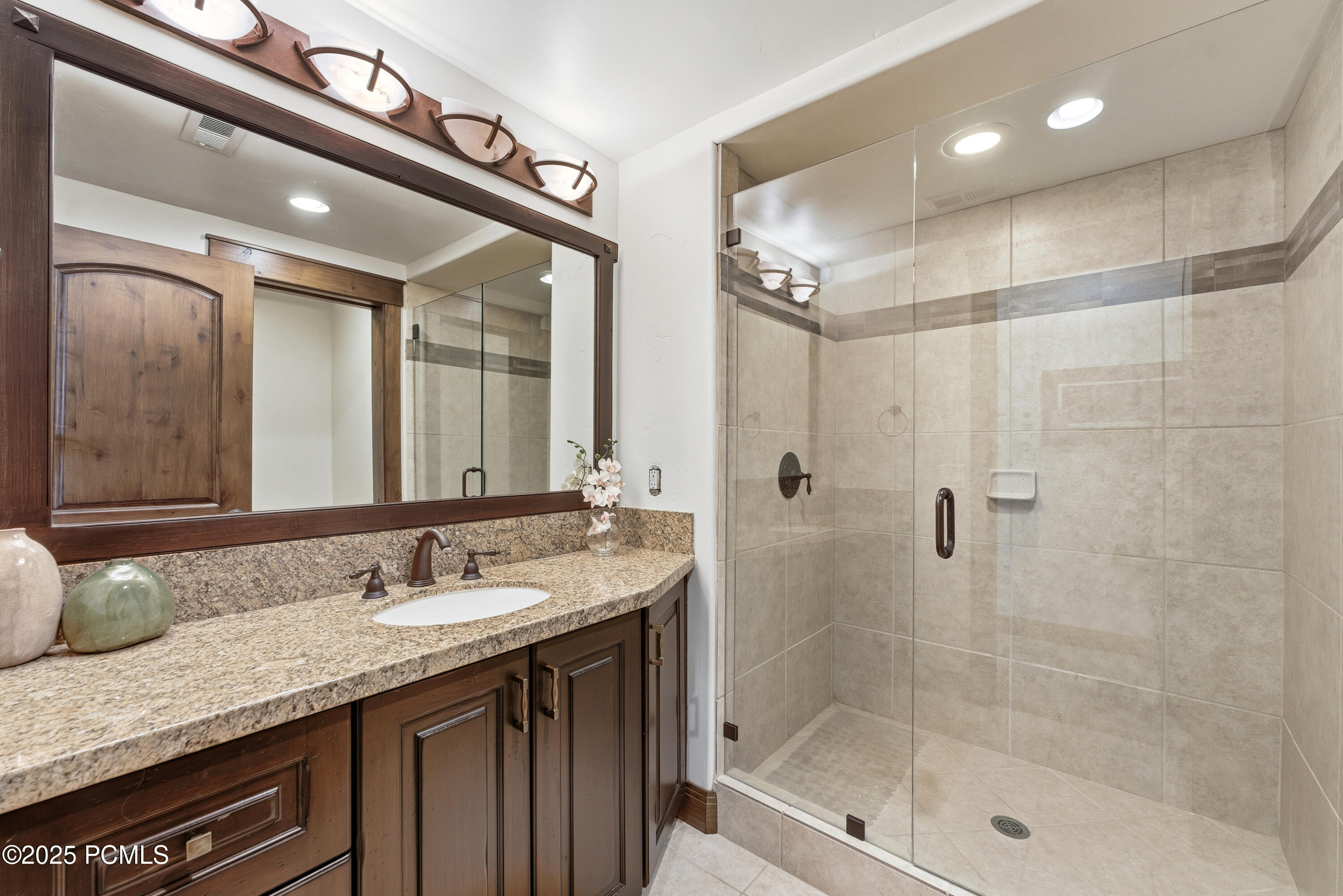 Park City, Utah 84060, United States, 5 Bedrooms Bedrooms, ,5 BathroomsBathrooms,Residential,Active,253681