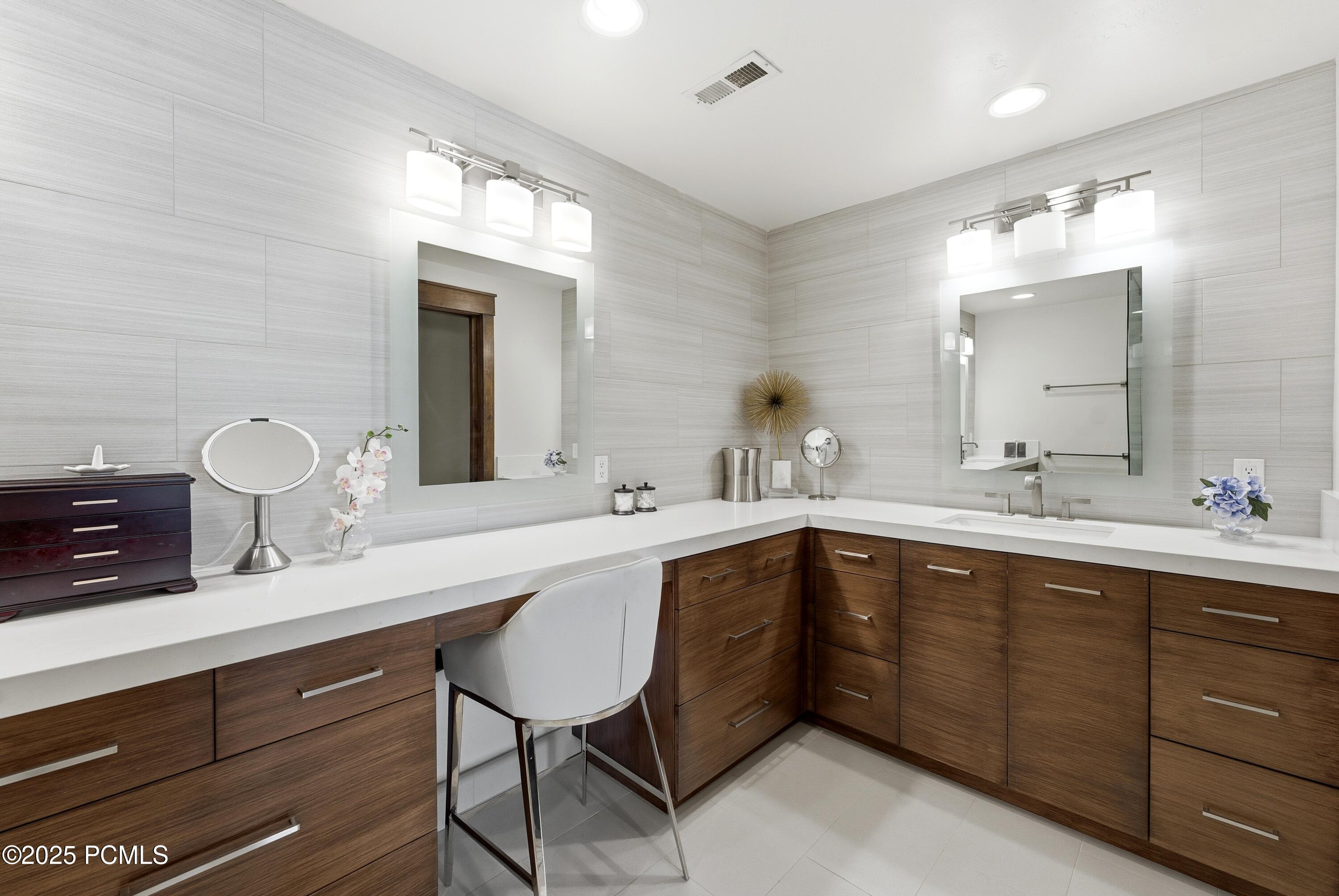 Park City, Utah 84060, United States, 5 Bedrooms Bedrooms, ,5 BathroomsBathrooms,Residential,Active,253681