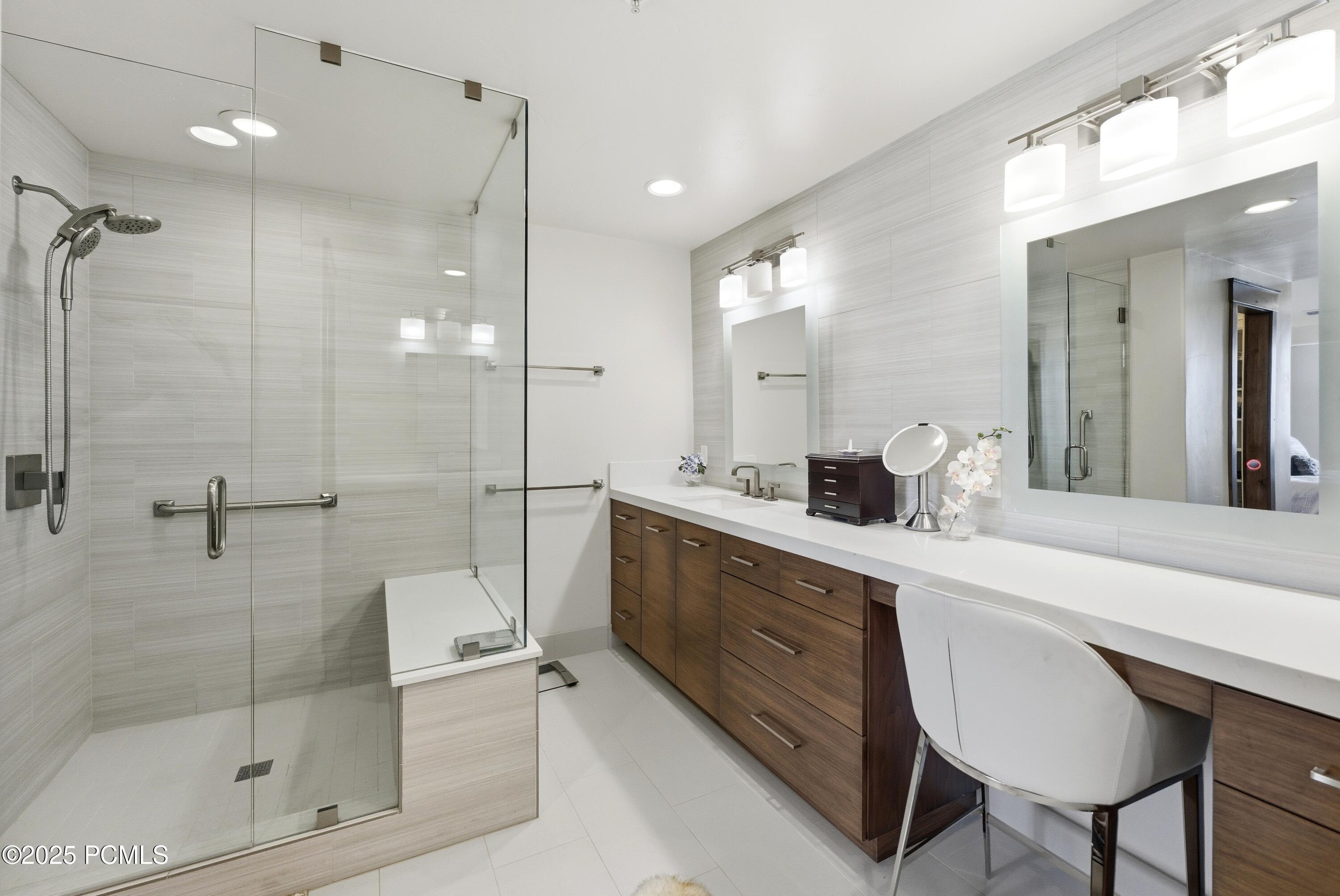 Park City, Utah 84060, United States, 5 Bedrooms Bedrooms, ,5 BathroomsBathrooms,Residential,Active,253681