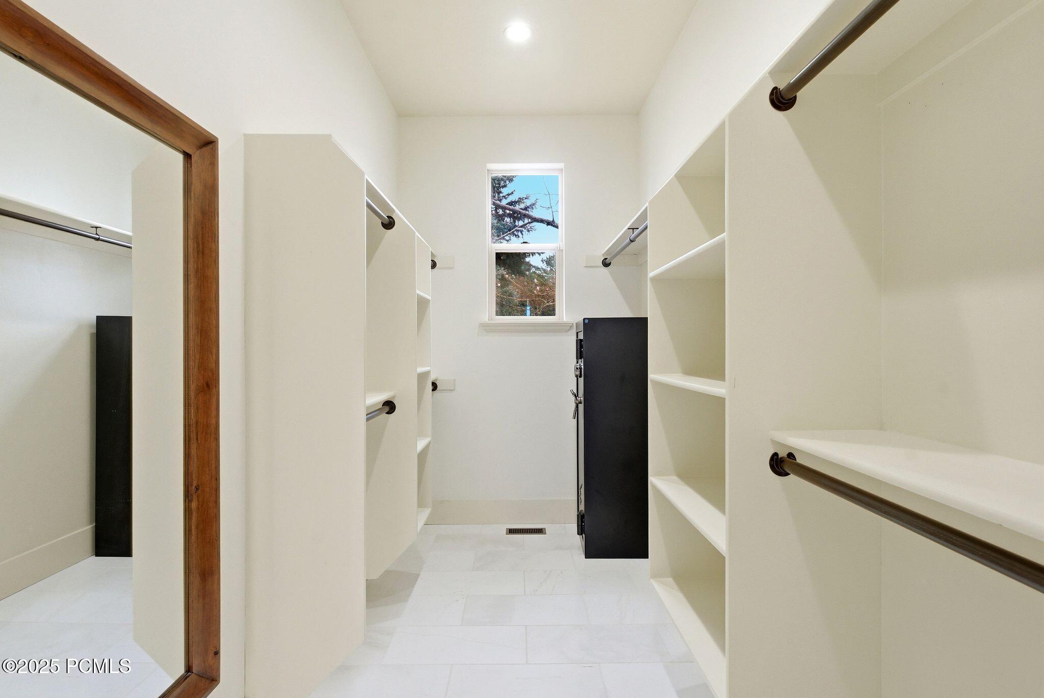 Park City, Utah 84060, United States, 3 Bedrooms Bedrooms, ,3 BathroomsBathrooms,Residential,Active,162013