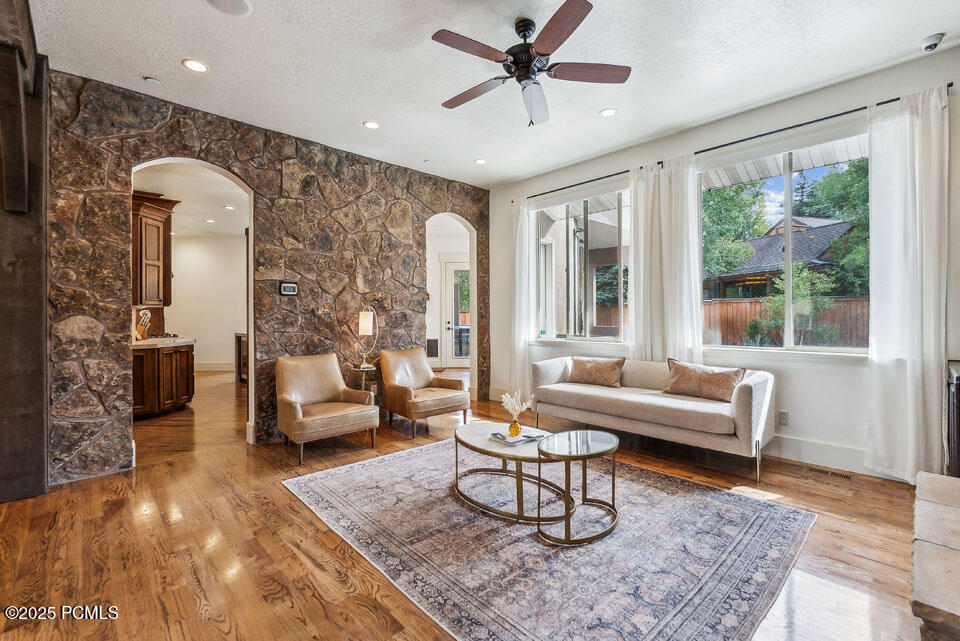 Park City, Utah 84060, United States, 3 Bedrooms Bedrooms, ,3 BathroomsBathrooms,Residential,Active,162013