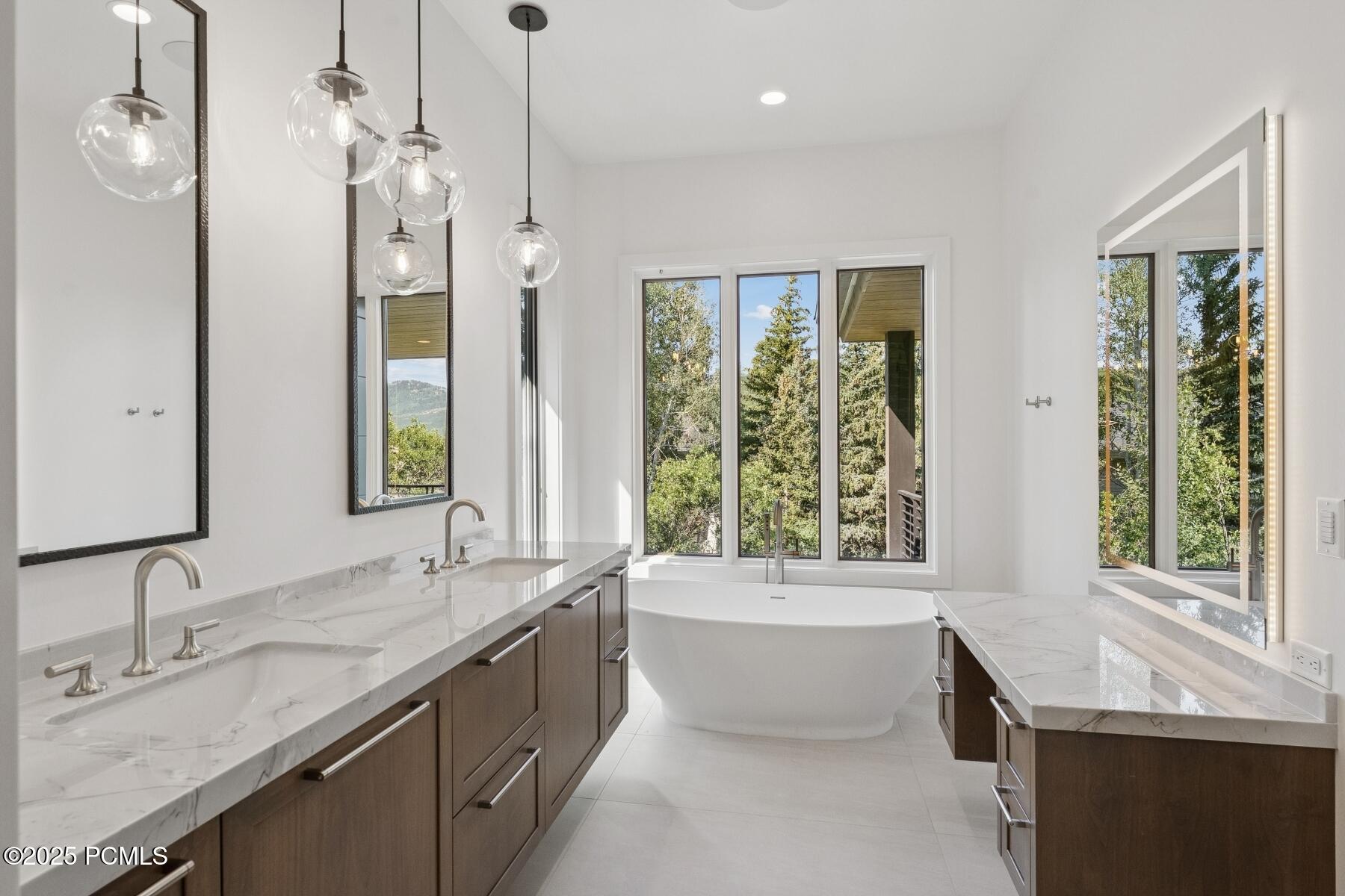 Park City, Utah 84060, United States, 6 Bedrooms Bedrooms, ,7 BathroomsBathrooms,Residential,Active,48698