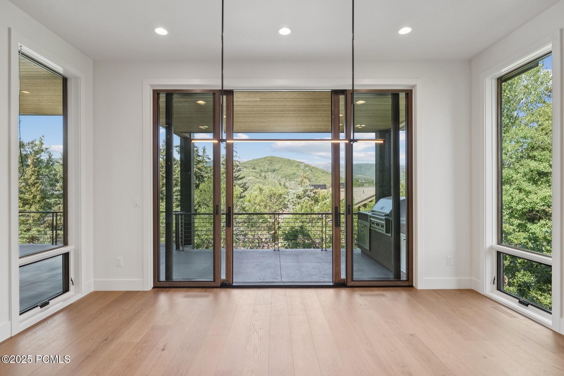 Park City, Utah 84060, United States, 6 Bedrooms Bedrooms, ,7 BathroomsBathrooms,Residential,Active,48698