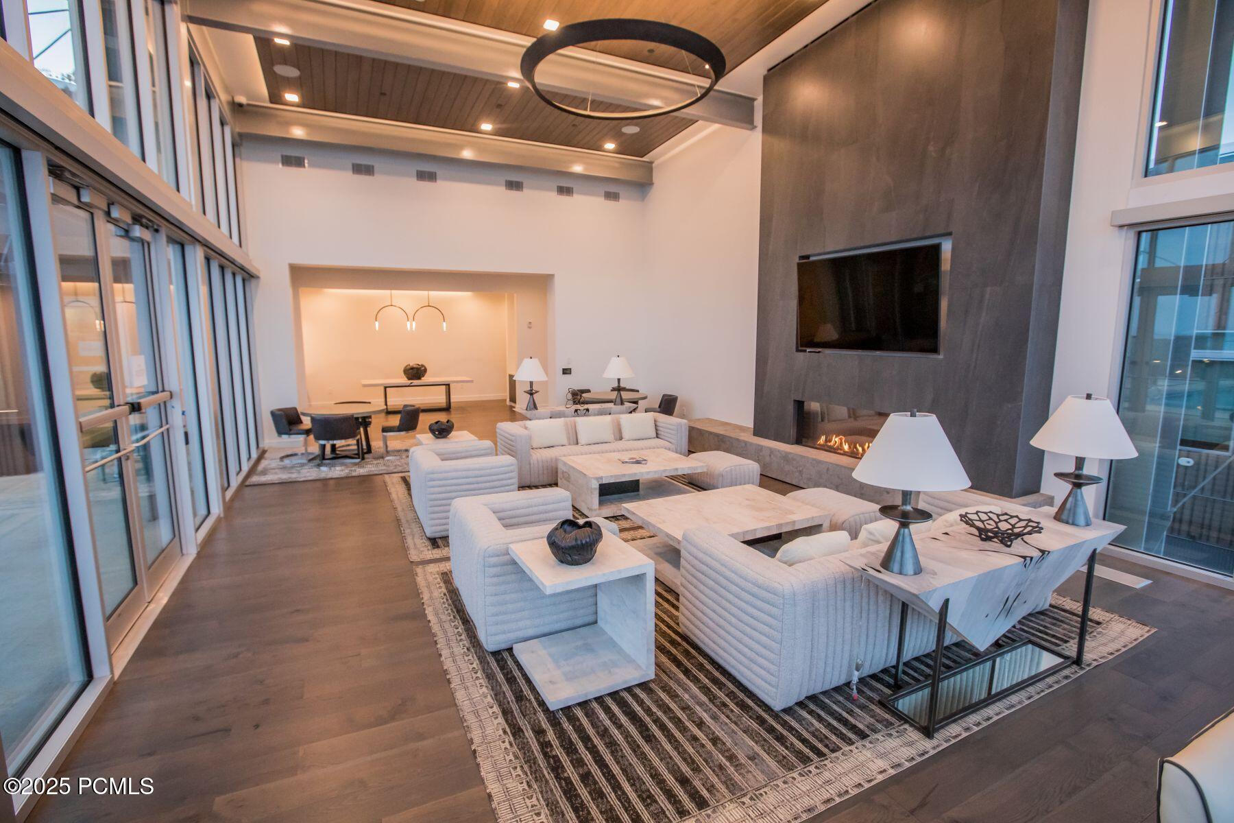 Park City, Utah 84098, United States, 4 Bedrooms Bedrooms, ,5 BathroomsBathrooms,Residential,Active,250352