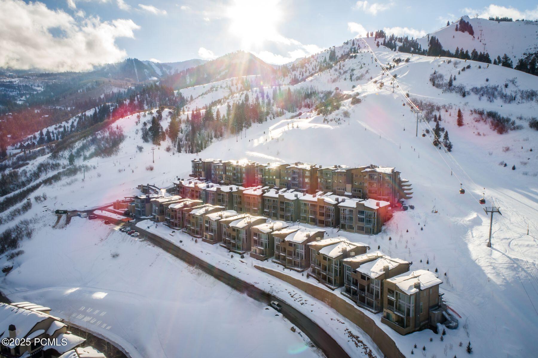 Park City, Utah 84098, United States, 4 Bedrooms Bedrooms, ,5 BathroomsBathrooms,Residential,Active,250352