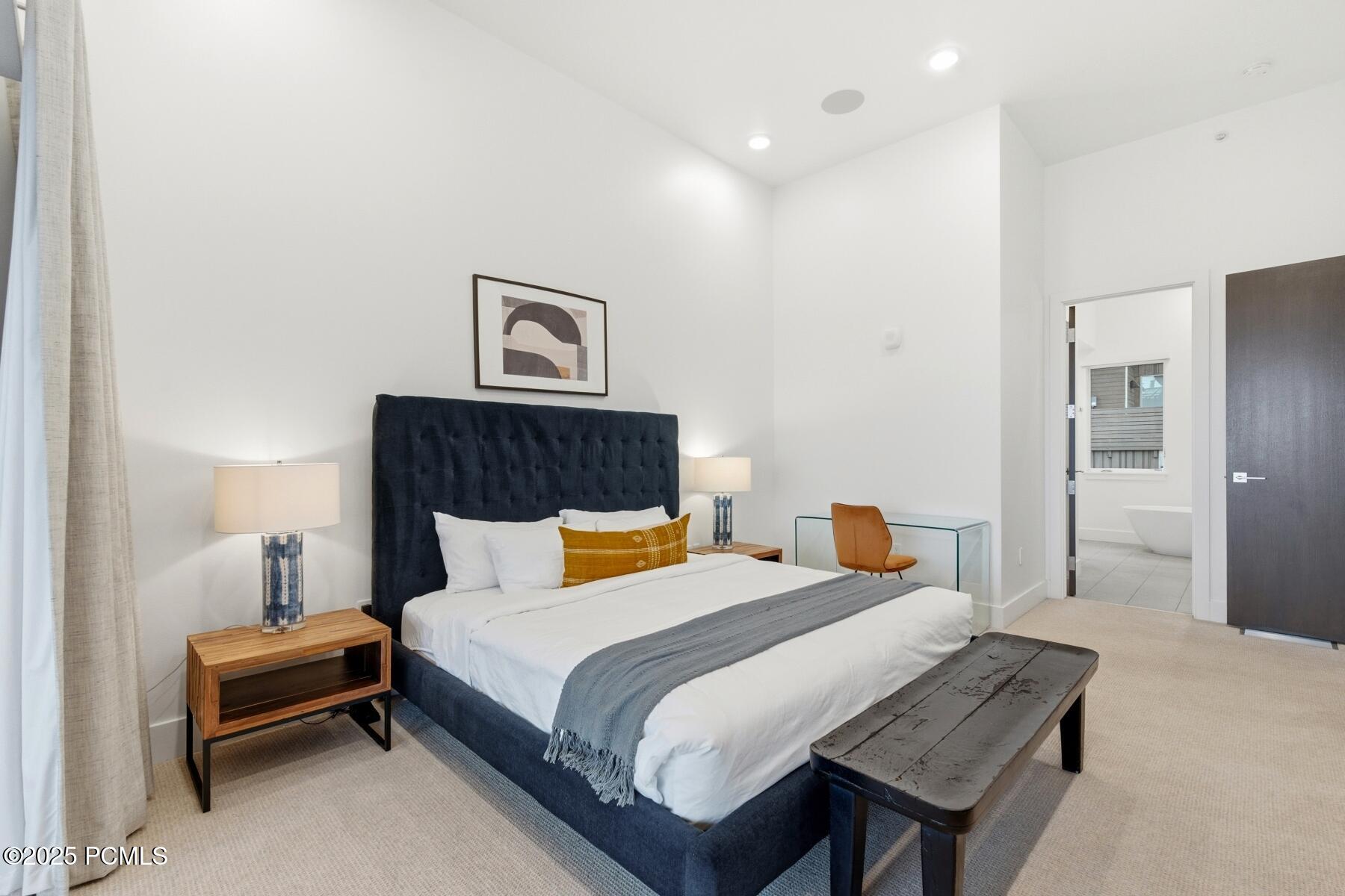 Park City, Utah 84098, United States, 4 Bedrooms Bedrooms, ,5 BathroomsBathrooms,Residential,Active,250352