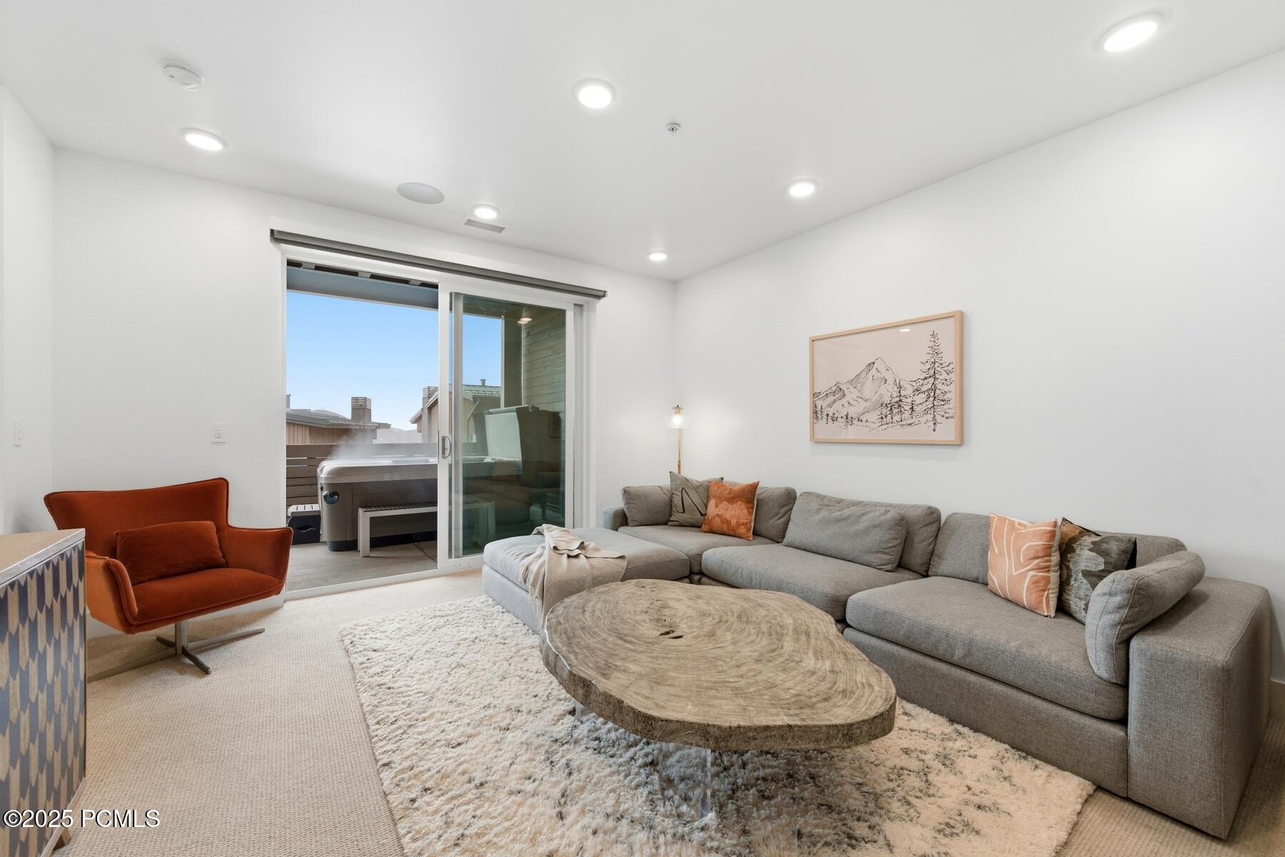 Park City, Utah 84098, United States, 4 Bedrooms Bedrooms, ,5 BathroomsBathrooms,Residential,Active,250352