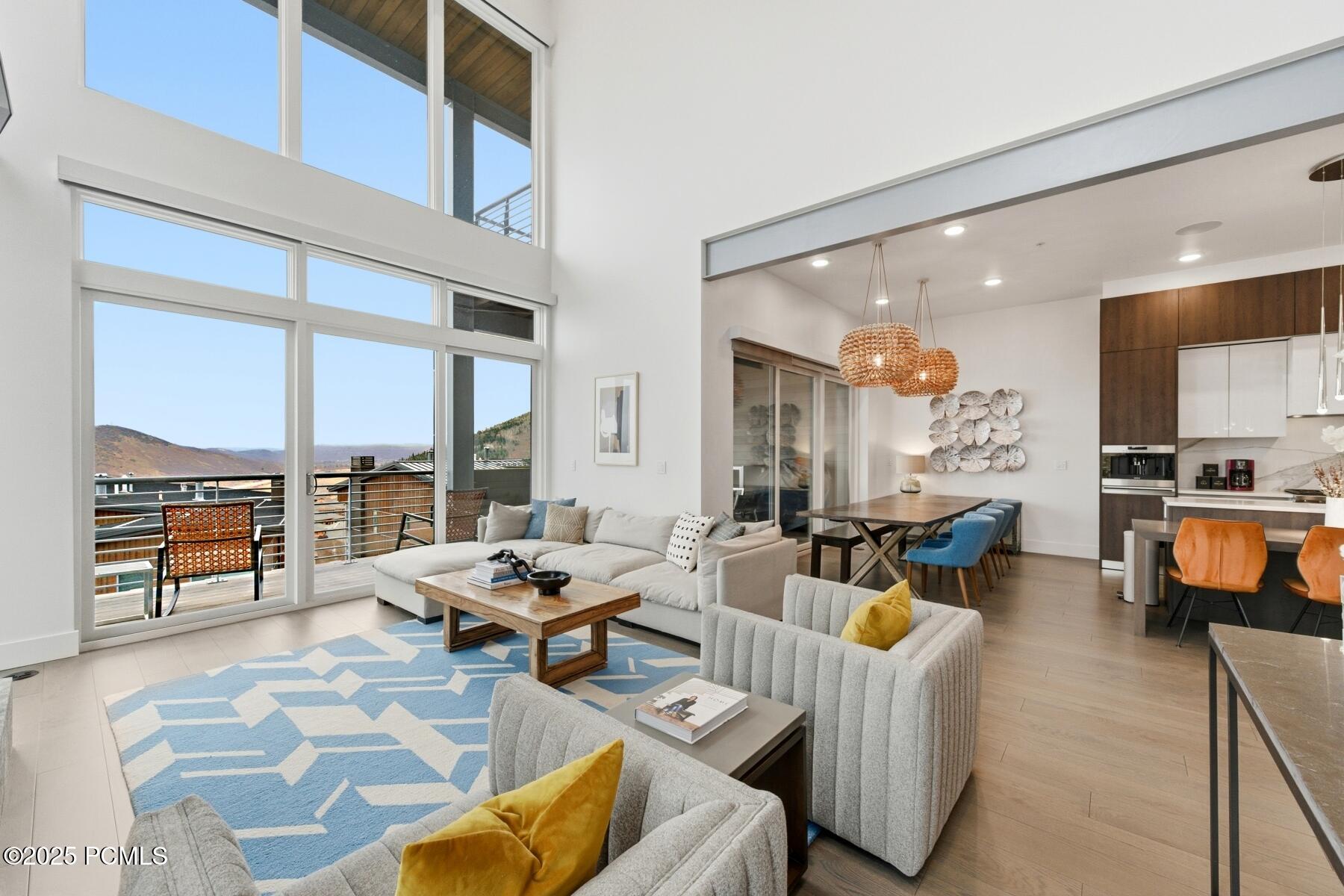 Park City, Utah 84098, United States, 4 Bedrooms Bedrooms, ,5 BathroomsBathrooms,Residential,Active,250352