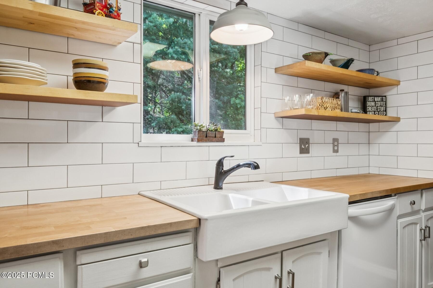 Park City, Utah 84098, United States, 3 Bedrooms Bedrooms, ,1 BathroomBathrooms,Residential,Pending,176348