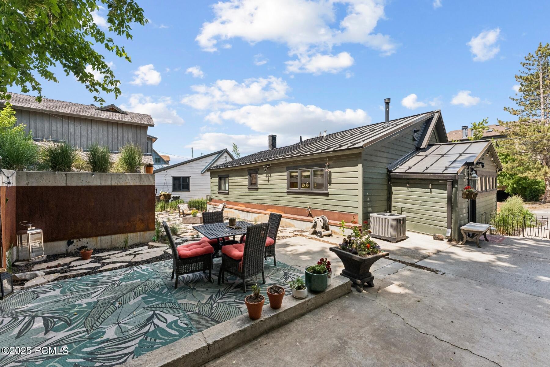 Park City, Utah 84060, United States, 2 Bedrooms Bedrooms, ,1 BathroomBathrooms,Residential,Active,160683