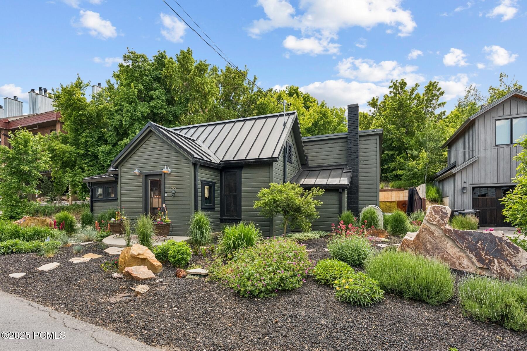 Park City, Utah 84060, United States, 2 Bedrooms Bedrooms, ,1 BathroomBathrooms,Residential,Active,160683