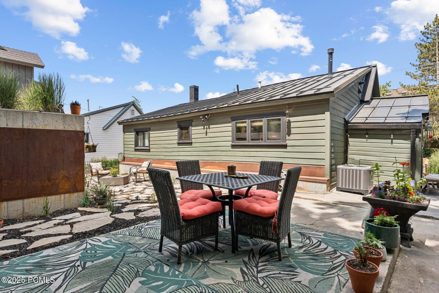 Park City, Utah 84060, United States, 2 Bedrooms Bedrooms, ,1 BathroomBathrooms,Residential,Active,160683