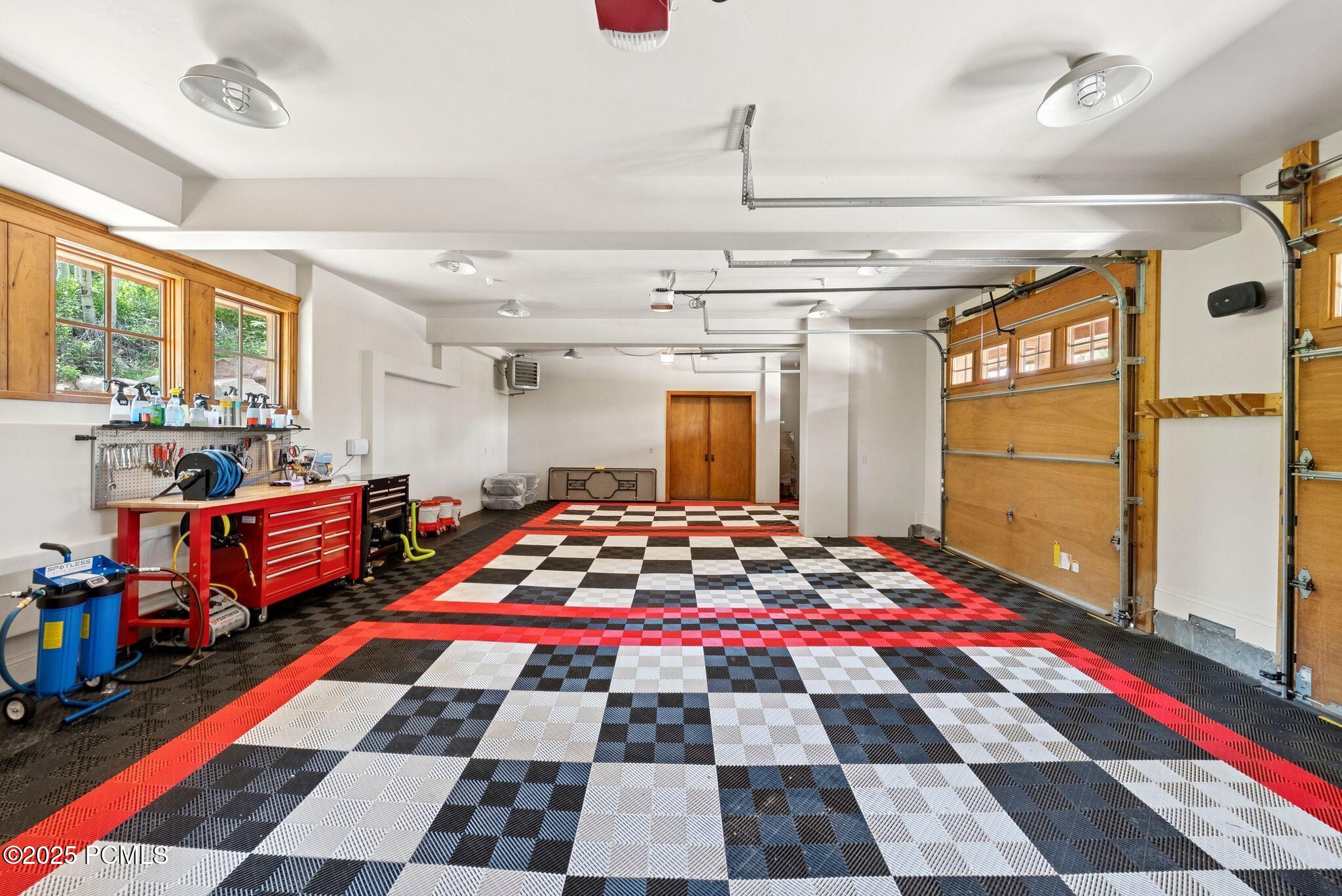 Park City, Utah 84060, United States, 6 Bedrooms Bedrooms, ,10 BathroomsBathrooms,Residential,Active,180210