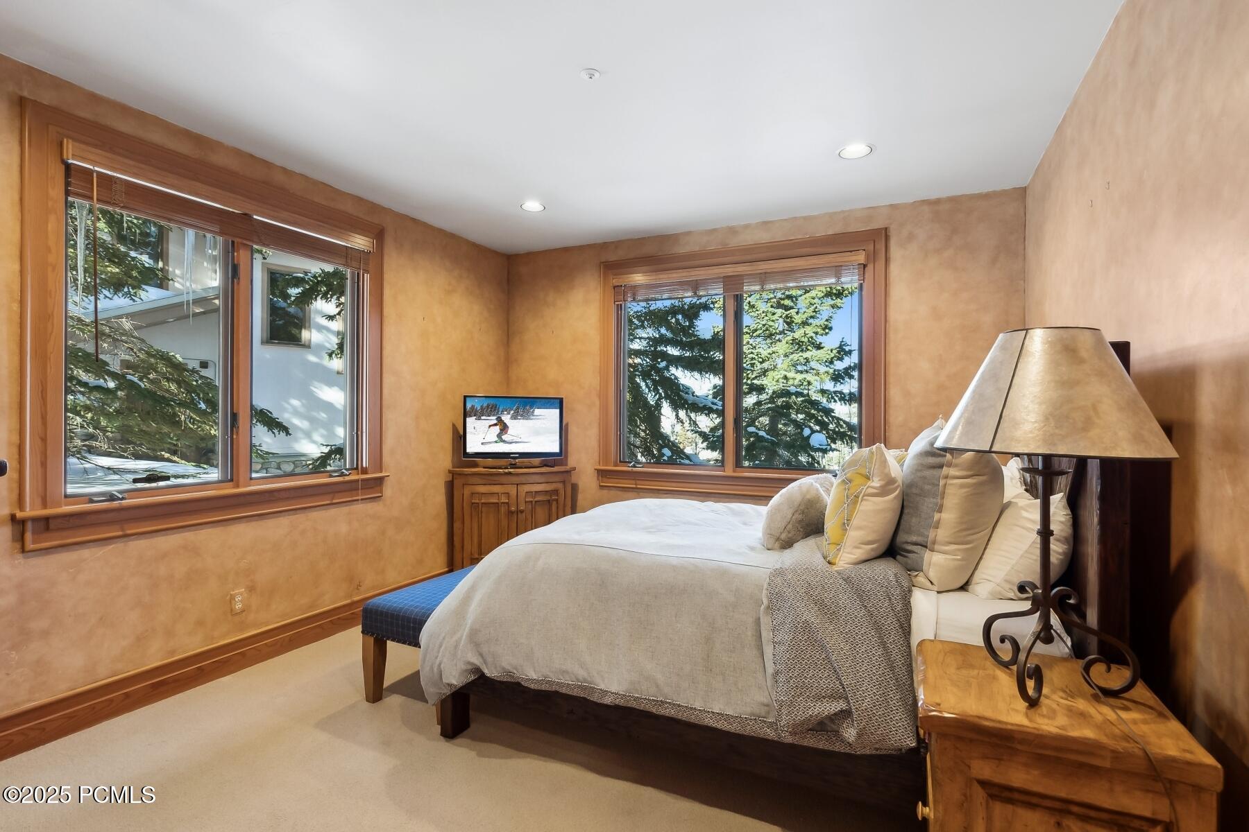 Park City, Utah 84060, United States, 6 Bedrooms Bedrooms, ,7 BathroomsBathrooms,Residential,Pending,17323