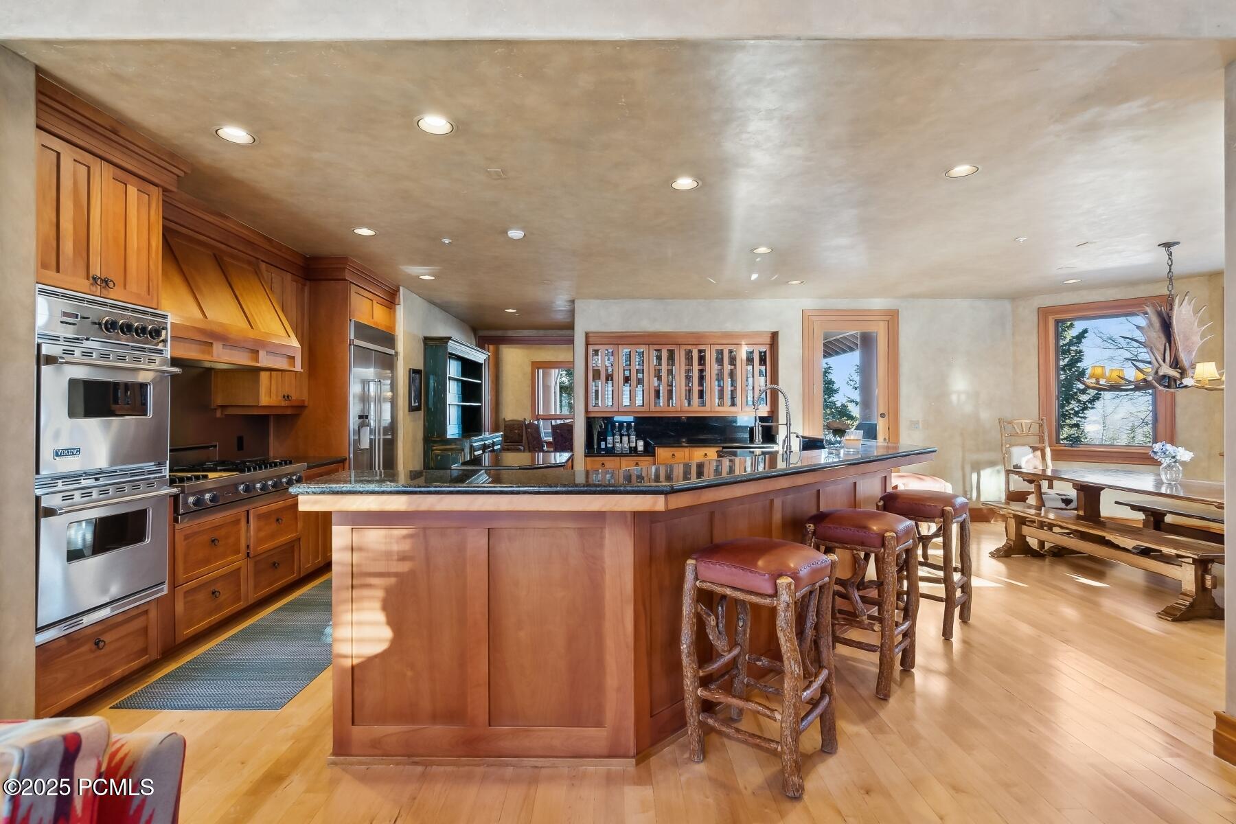 Park City, Utah 84060, United States, 6 Bedrooms Bedrooms, ,7 BathroomsBathrooms,Residential,Pending,17323