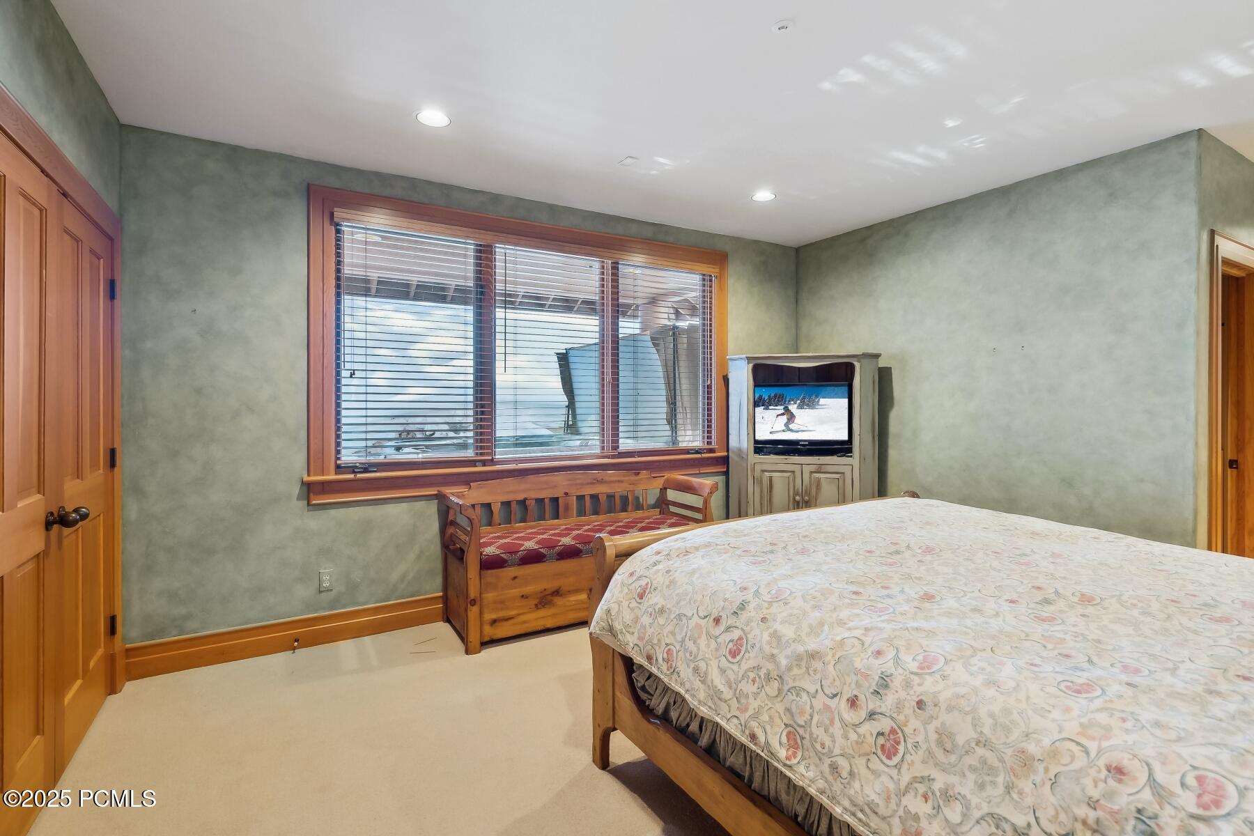 Park City, Utah 84060, United States, 6 Bedrooms Bedrooms, ,7 BathroomsBathrooms,Residential,Pending,17323