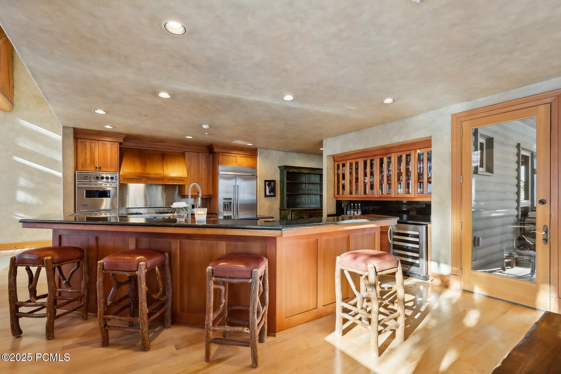 Park City, Utah 84060, United States, 6 Bedrooms Bedrooms, ,7 BathroomsBathrooms,Residential,Pending,17323