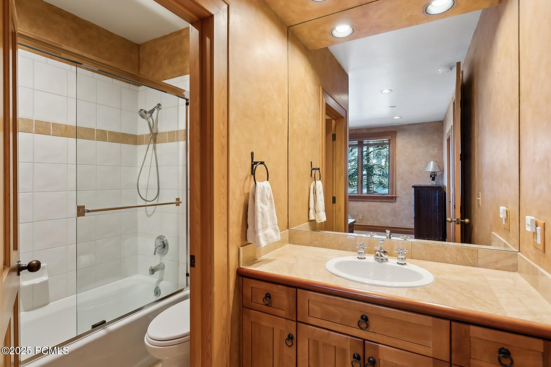 Park City, Utah 84060, United States, 6 Bedrooms Bedrooms, ,7 BathroomsBathrooms,Residential,Pending,17323