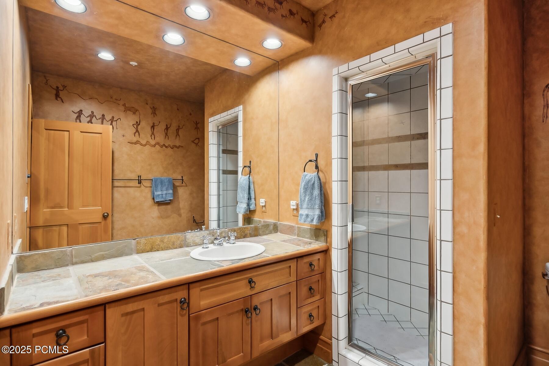 Park City, Utah 84060, United States, 6 Bedrooms Bedrooms, ,7 BathroomsBathrooms,Residential,Pending,17323