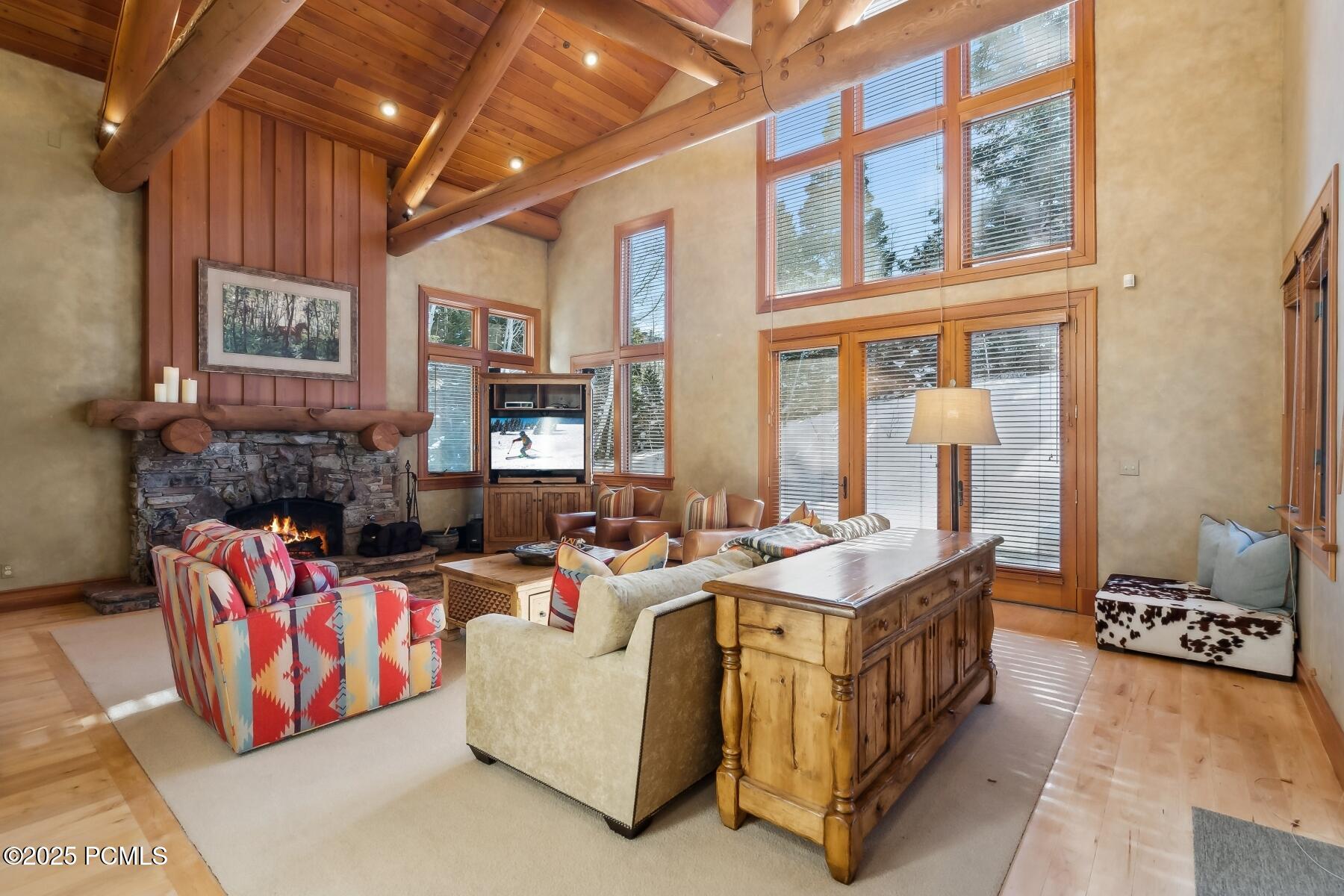 Park City, Utah 84060, United States, 6 Bedrooms Bedrooms, ,7 BathroomsBathrooms,Residential,Pending,17323