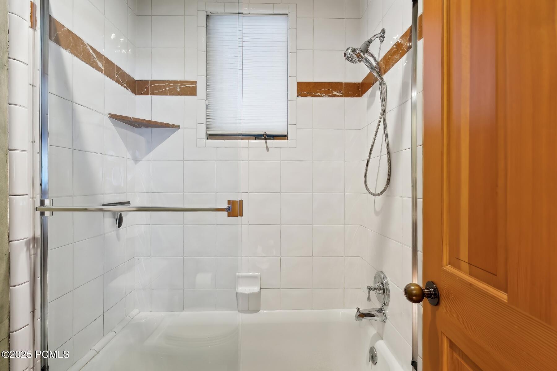 Park City, Utah 84060, United States, 6 Bedrooms Bedrooms, ,7 BathroomsBathrooms,Residential,Pending,17323