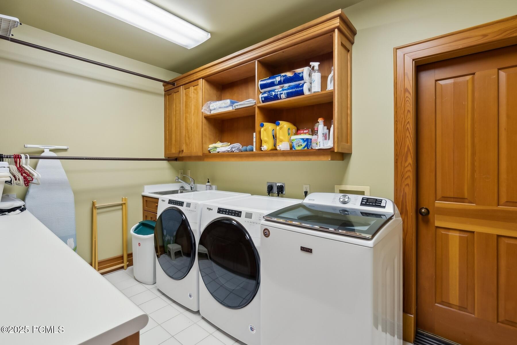 Park City, Utah 84060, United States, 6 Bedrooms Bedrooms, ,7 BathroomsBathrooms,Residential,Pending,17323