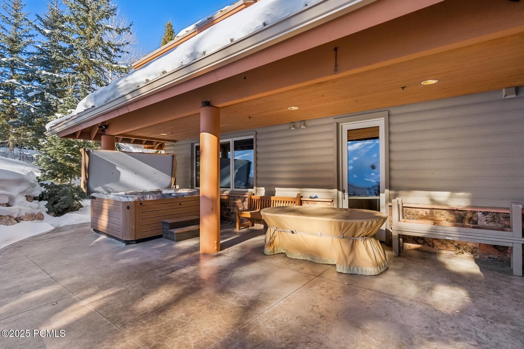 Park City, Utah 84060, United States, 6 Bedrooms Bedrooms, ,7 BathroomsBathrooms,Residential,Pending,17323