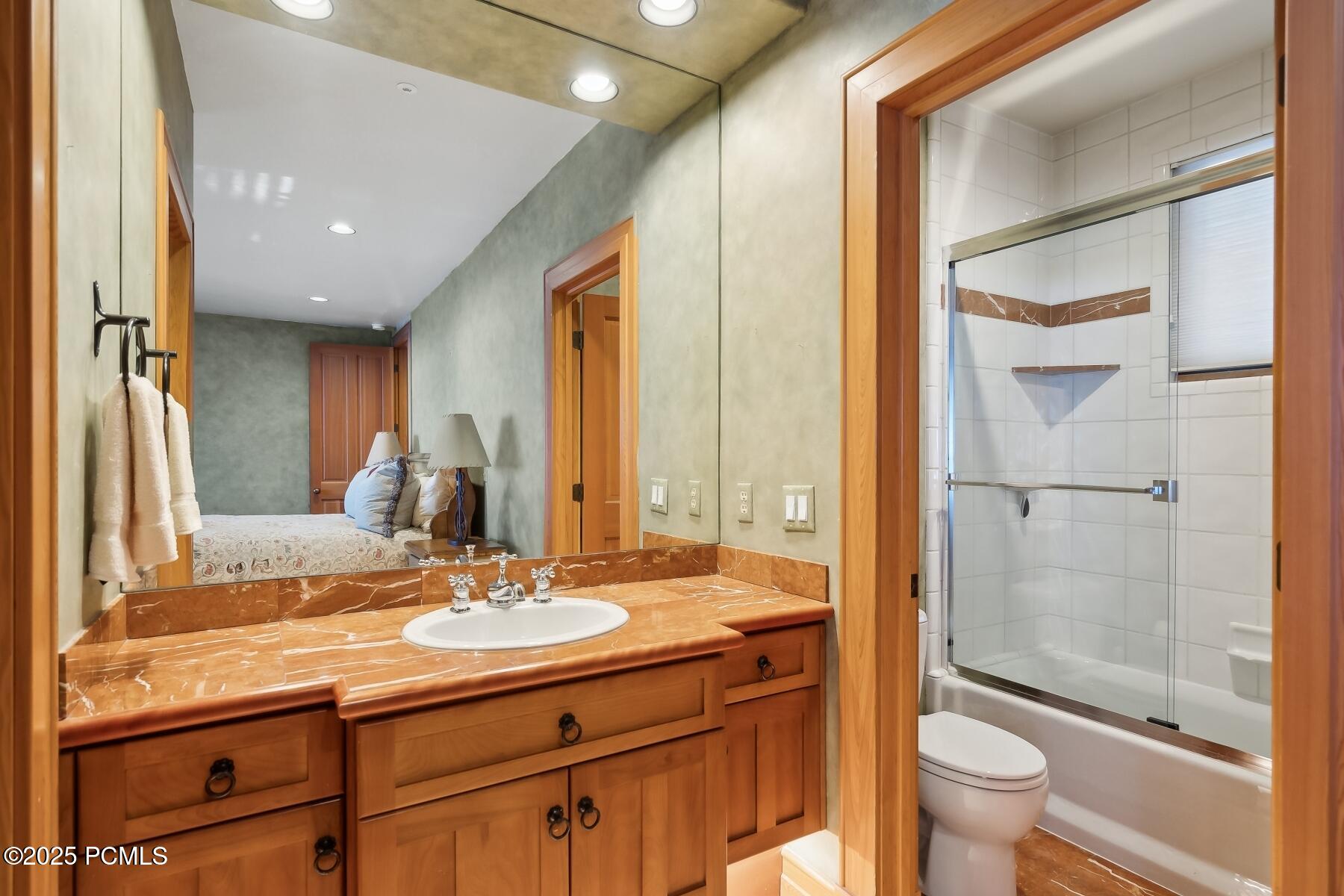 Park City, Utah 84060, United States, 6 Bedrooms Bedrooms, ,7 BathroomsBathrooms,Residential,Pending,17323