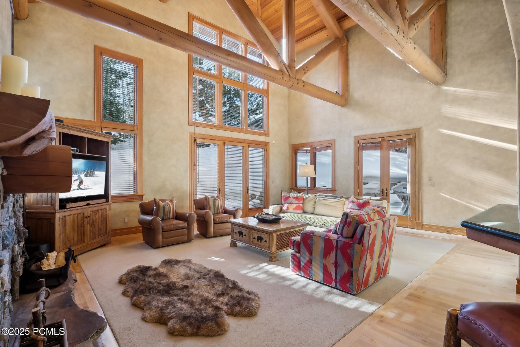 Park City, Utah 84060, United States, 6 Bedrooms Bedrooms, ,7 BathroomsBathrooms,Residential,Pending,17323