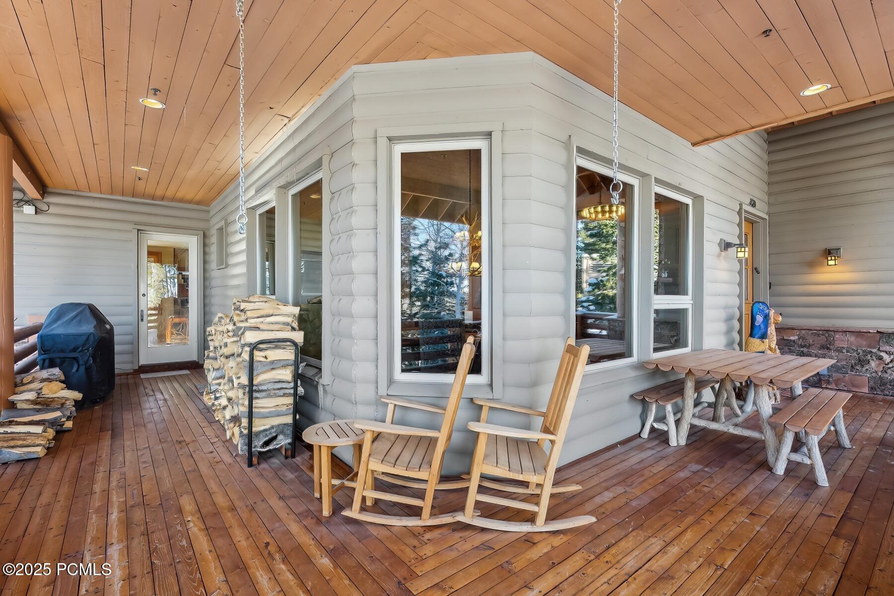 Park City, Utah 84060, United States, 6 Bedrooms Bedrooms, ,7 BathroomsBathrooms,Residential,Pending,17323