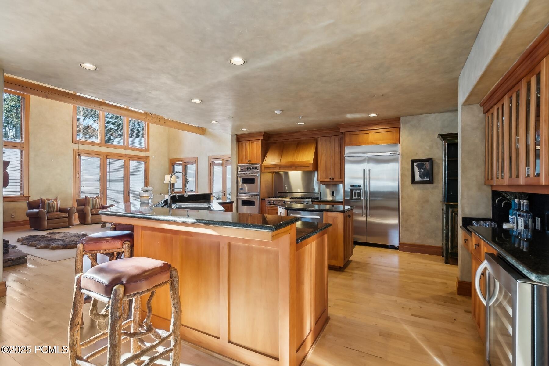 Park City, Utah 84060, United States, 6 Bedrooms Bedrooms, ,7 BathroomsBathrooms,Residential,Pending,17323