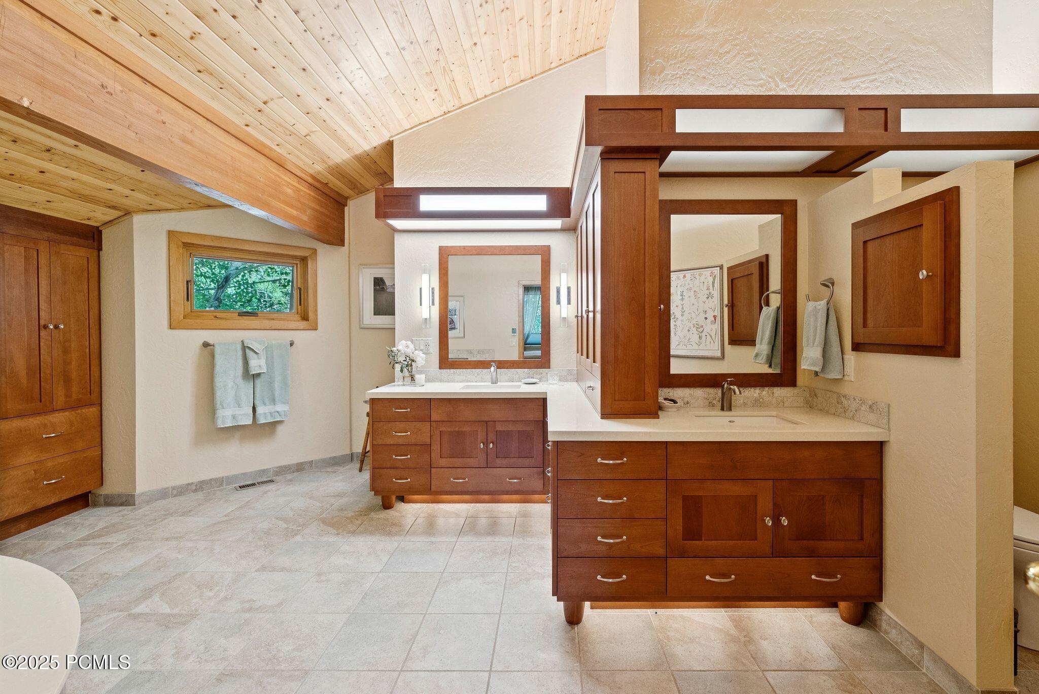 Park City, Utah 84060, United States, 3 Bedrooms Bedrooms, ,3 BathroomsBathrooms,Residential,Active,157227