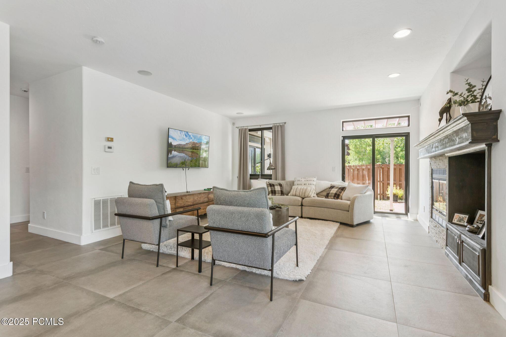 Park City, Utah 84098, United States, 3 Bedrooms Bedrooms, ,2 BathroomsBathrooms,Residential,Active,153076