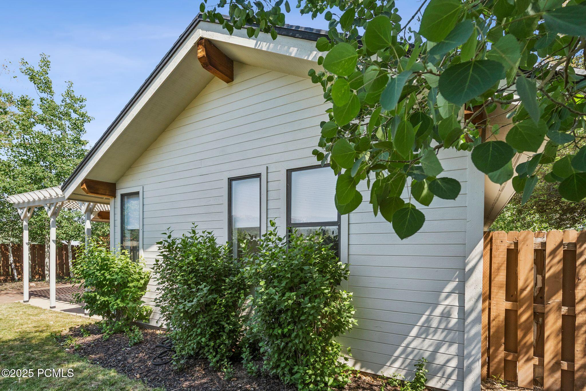 Park City, Utah 84098, United States, 3 Bedrooms Bedrooms, ,2 BathroomsBathrooms,Residential,Active,153076