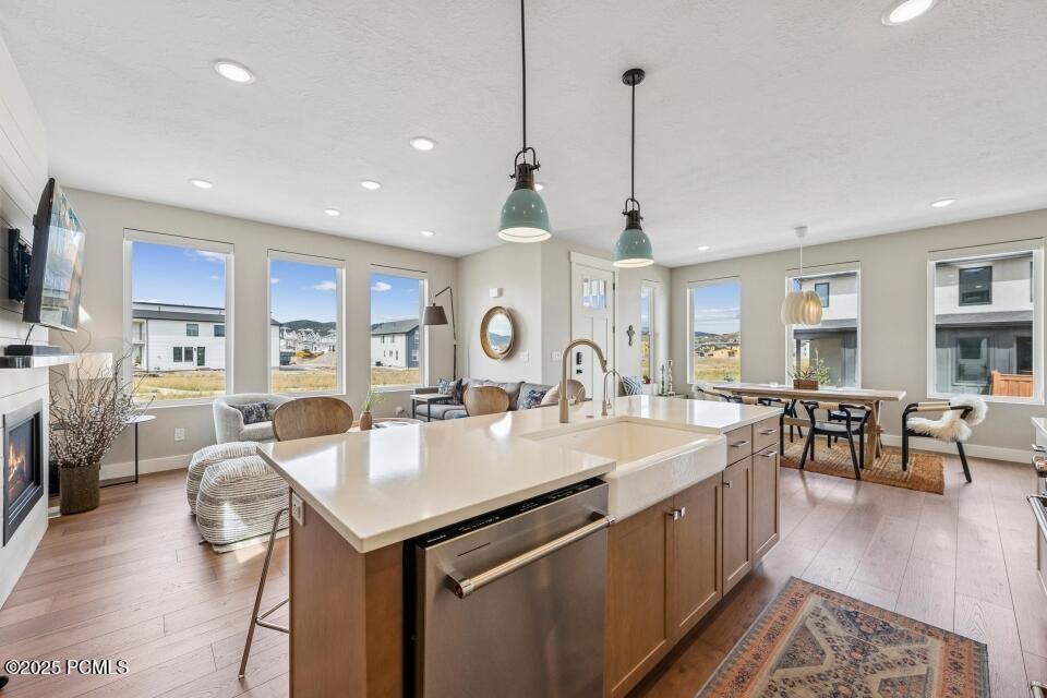 Park City, Utah 84098, United States, 3 Bedrooms Bedrooms, ,4 BathroomsBathrooms,Residential,Active,169145