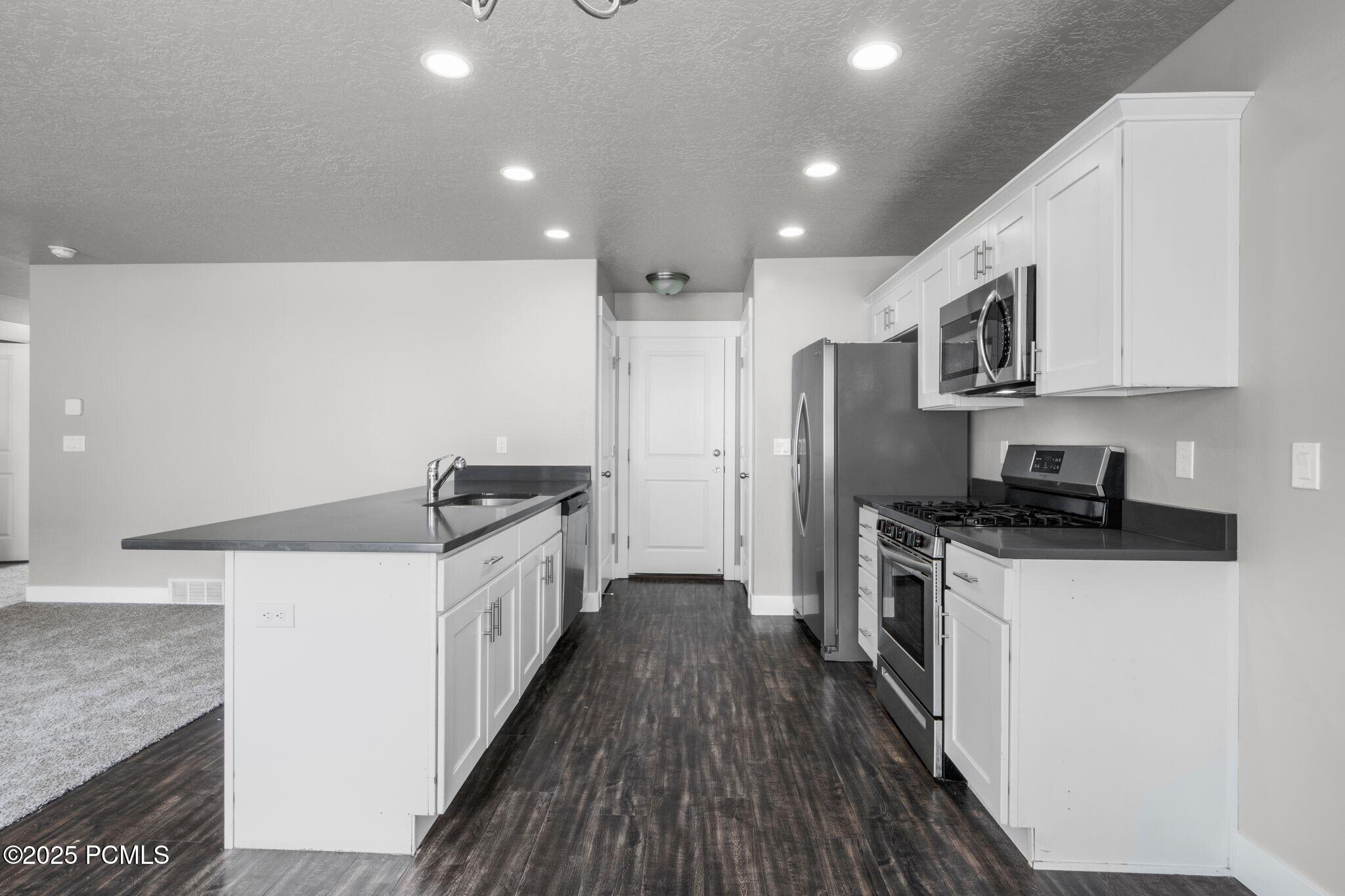 7229 Noyack Road, Magna, Utah image 6
