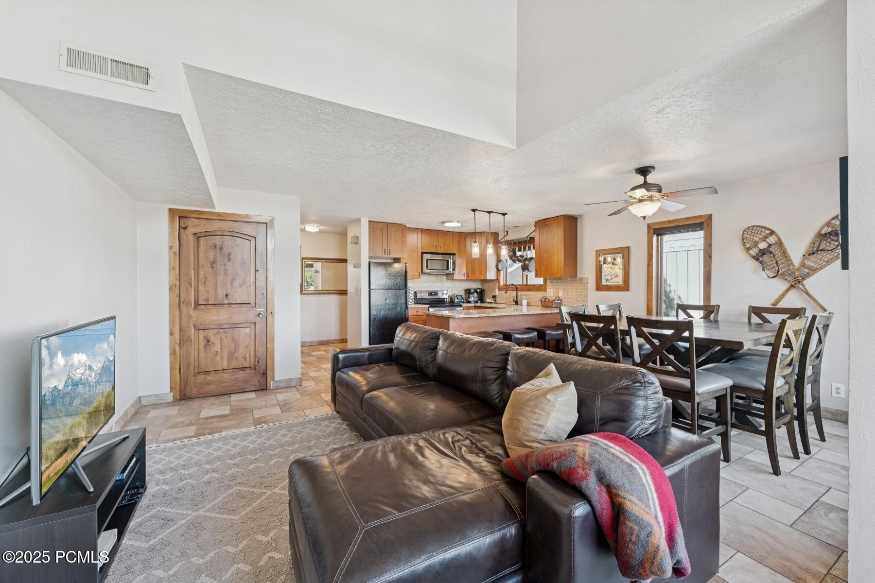 Park City, Utah 84060, United States, 8 Bedrooms Bedrooms, ,8 BathroomsBathrooms,Residential,Active,210574