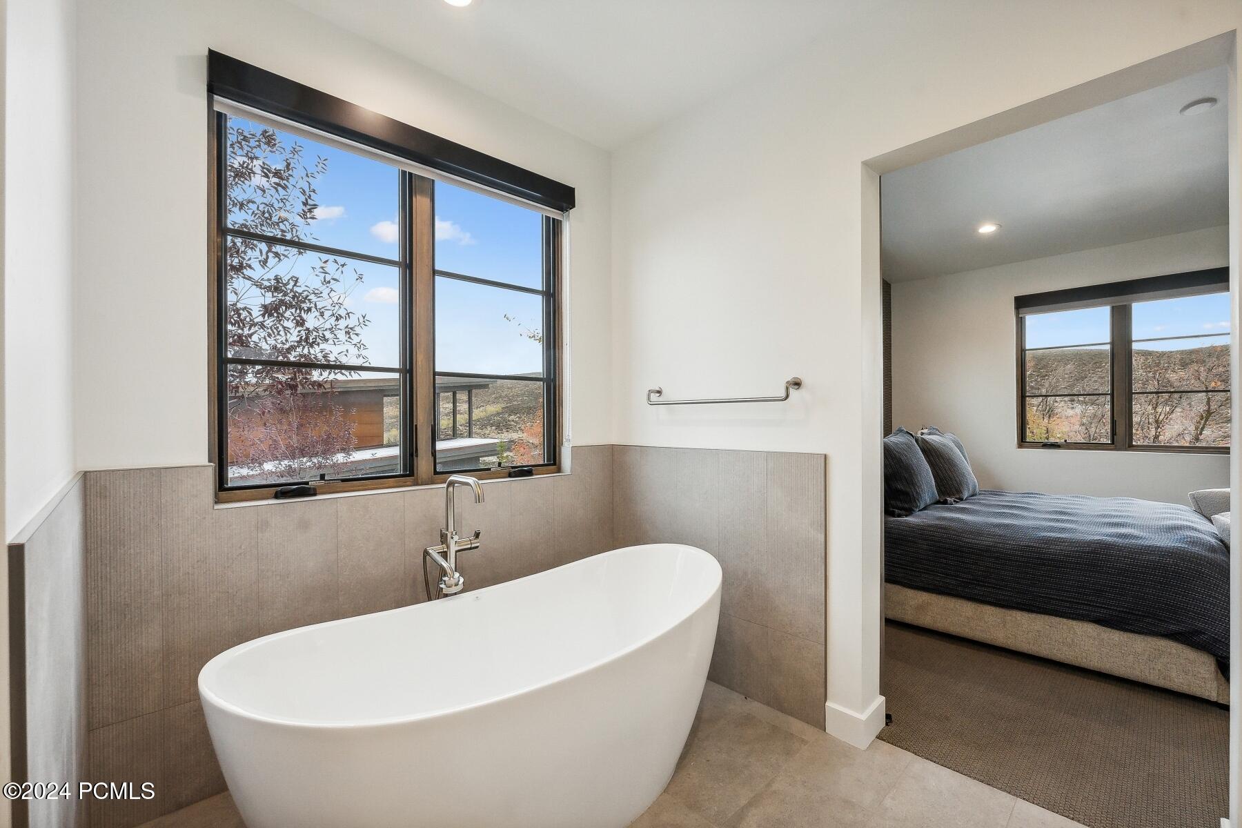 Park City, Utah 84098, United States, 4 Bedrooms Bedrooms, ,4 BathroomsBathrooms,Residential,Active,37673