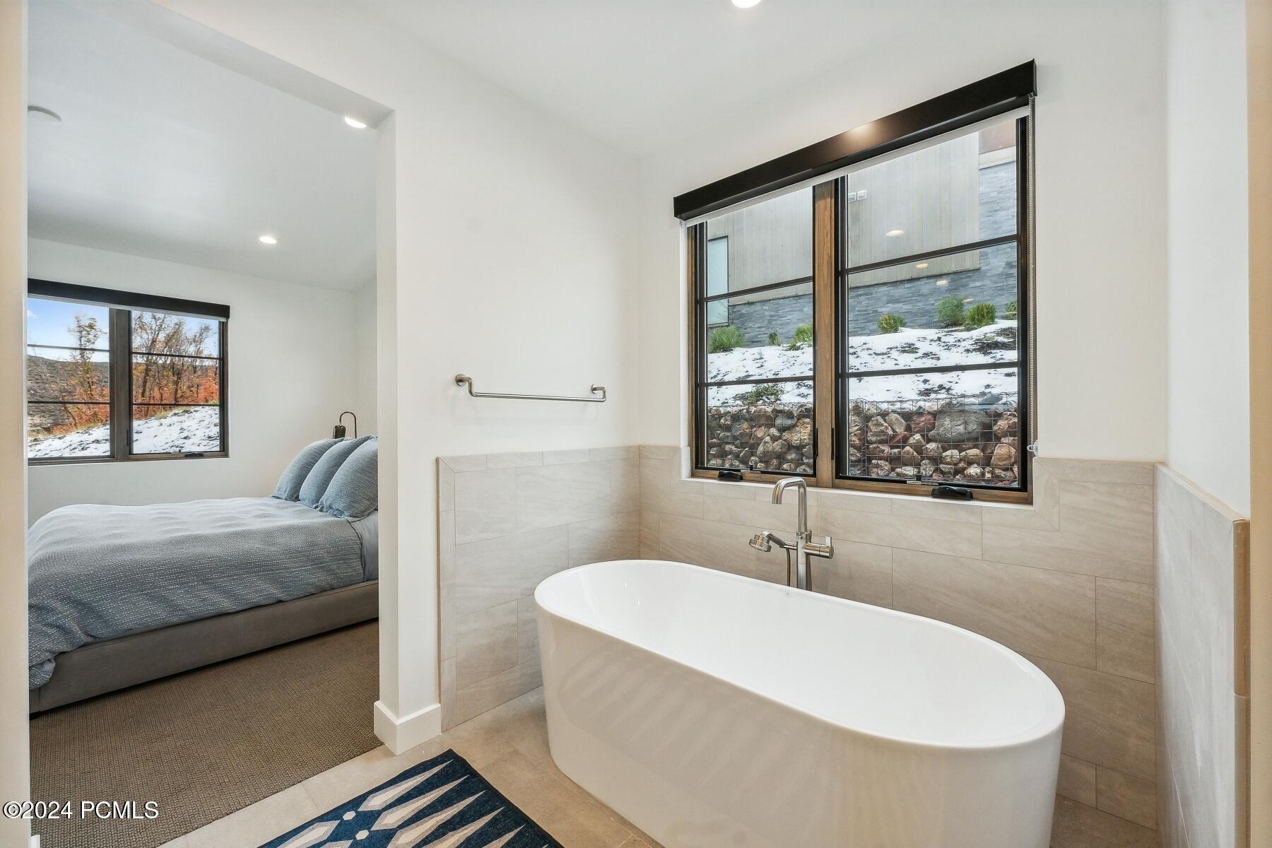 Park City, Utah 84098, United States, 4 Bedrooms Bedrooms, ,4 BathroomsBathrooms,Residential,Active,37673