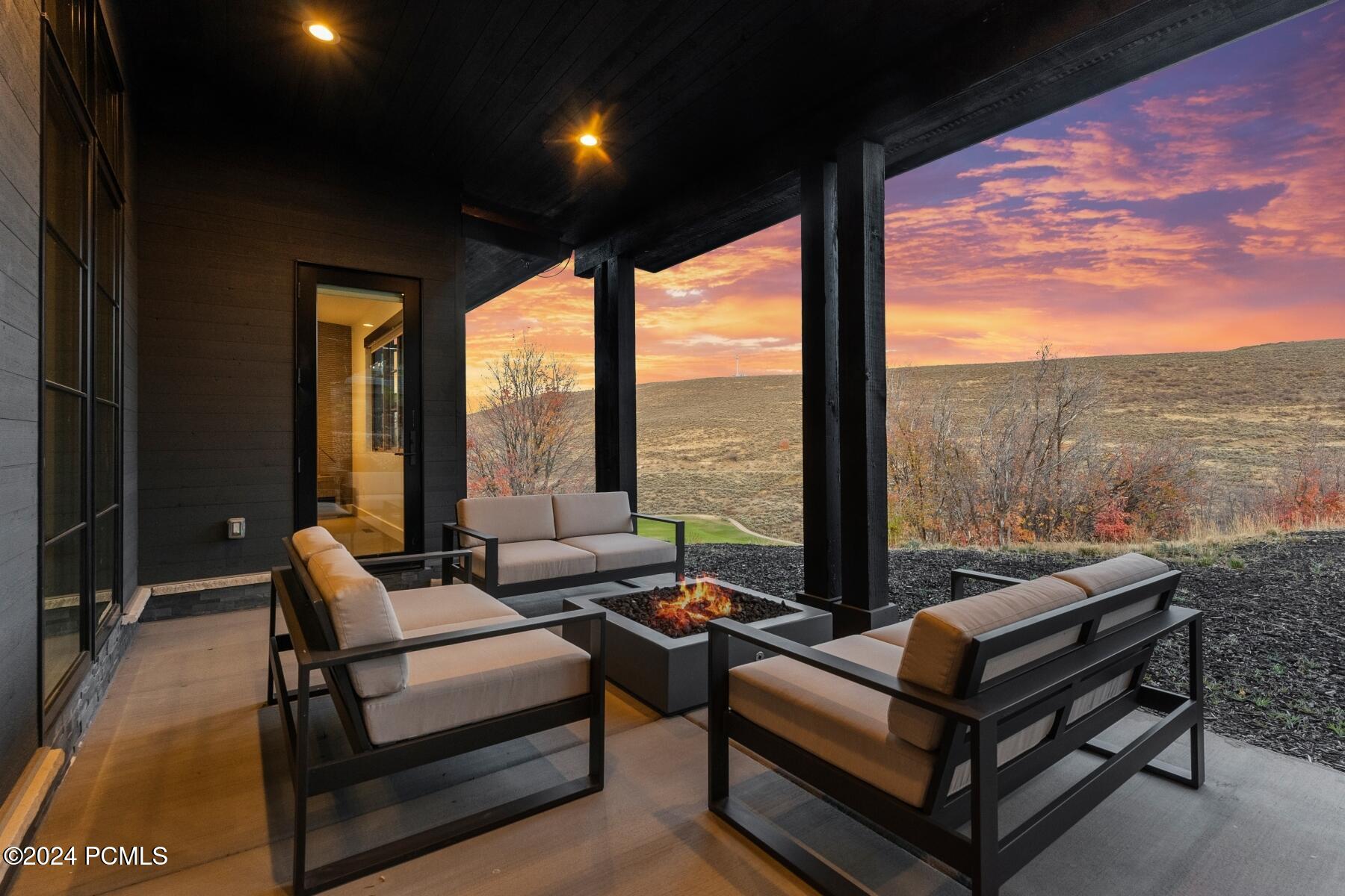 Park City, Utah 84098, United States, 4 Bedrooms Bedrooms, ,4 BathroomsBathrooms,Residential,Active,37673