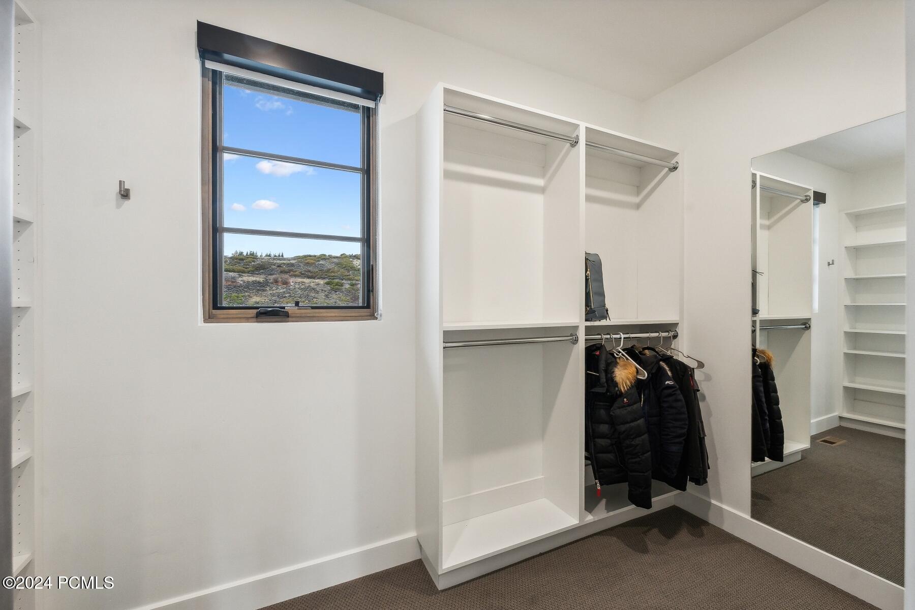 Park City, Utah 84098, United States, 4 Bedrooms Bedrooms, ,4 BathroomsBathrooms,Residential,Active,37673