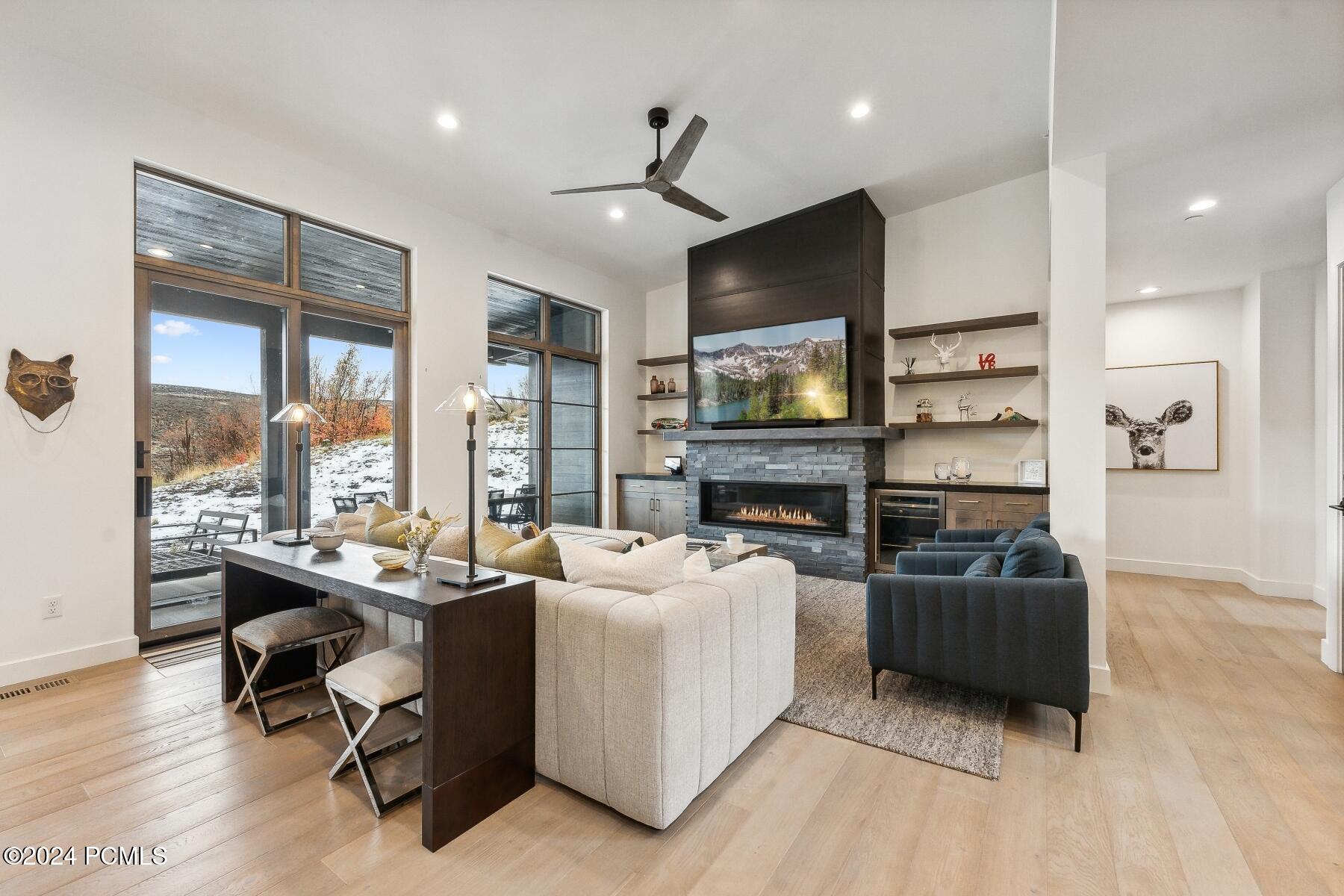 Park City, Utah 84098, United States, 4 Bedrooms Bedrooms, ,4 BathroomsBathrooms,Residential,Active,37673