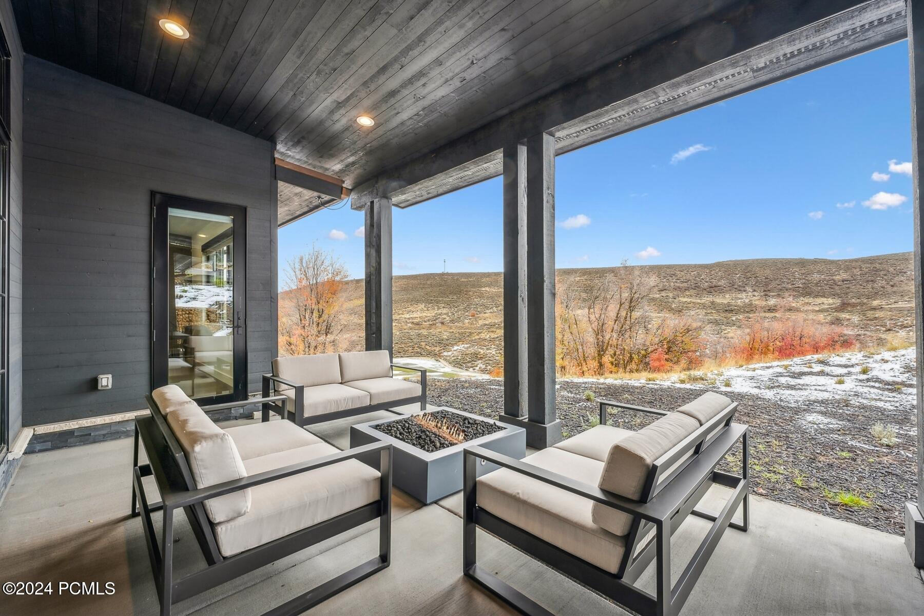 Park City, Utah 84098, United States, 4 Bedrooms Bedrooms, ,4 BathroomsBathrooms,Residential,Active,37673