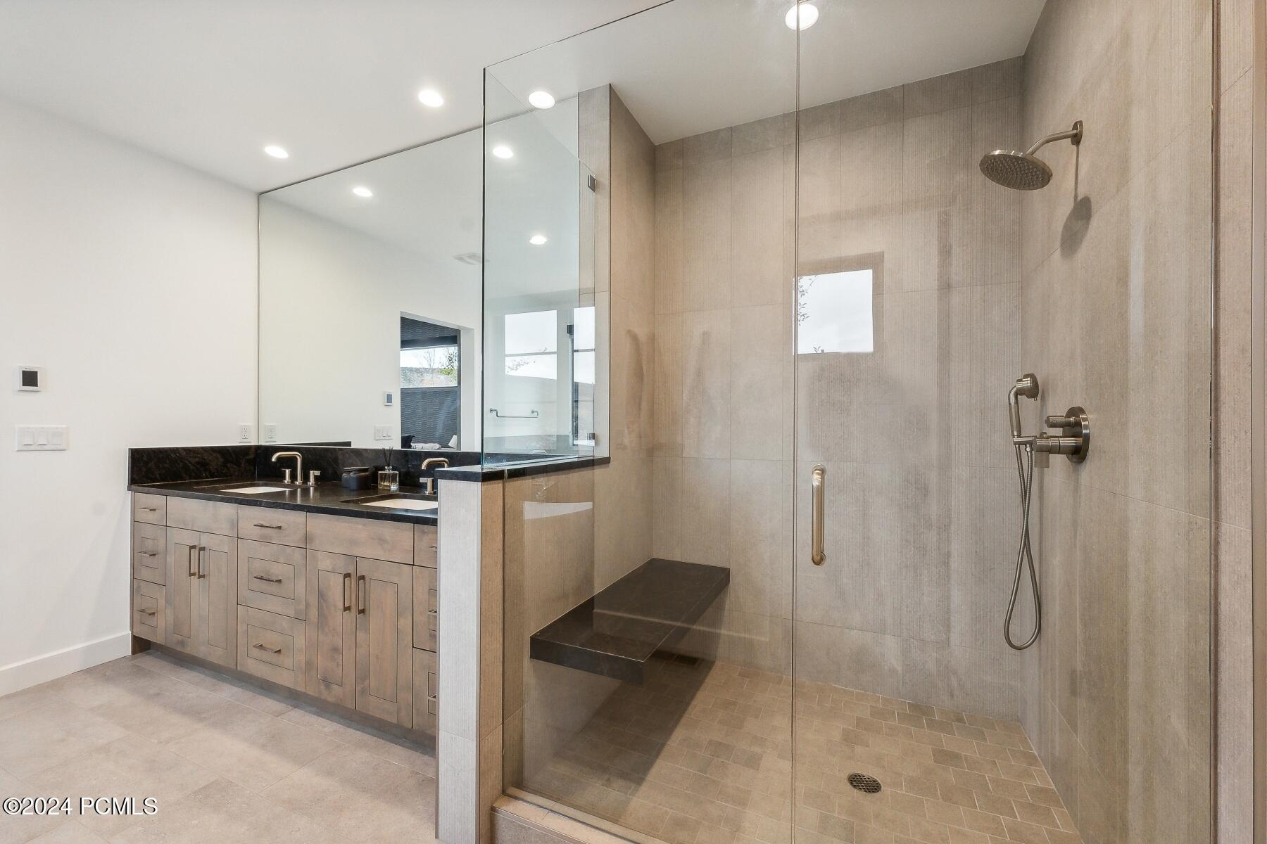 Park City, Utah 84098, United States, 4 Bedrooms Bedrooms, ,4 BathroomsBathrooms,Residential,Active,37673